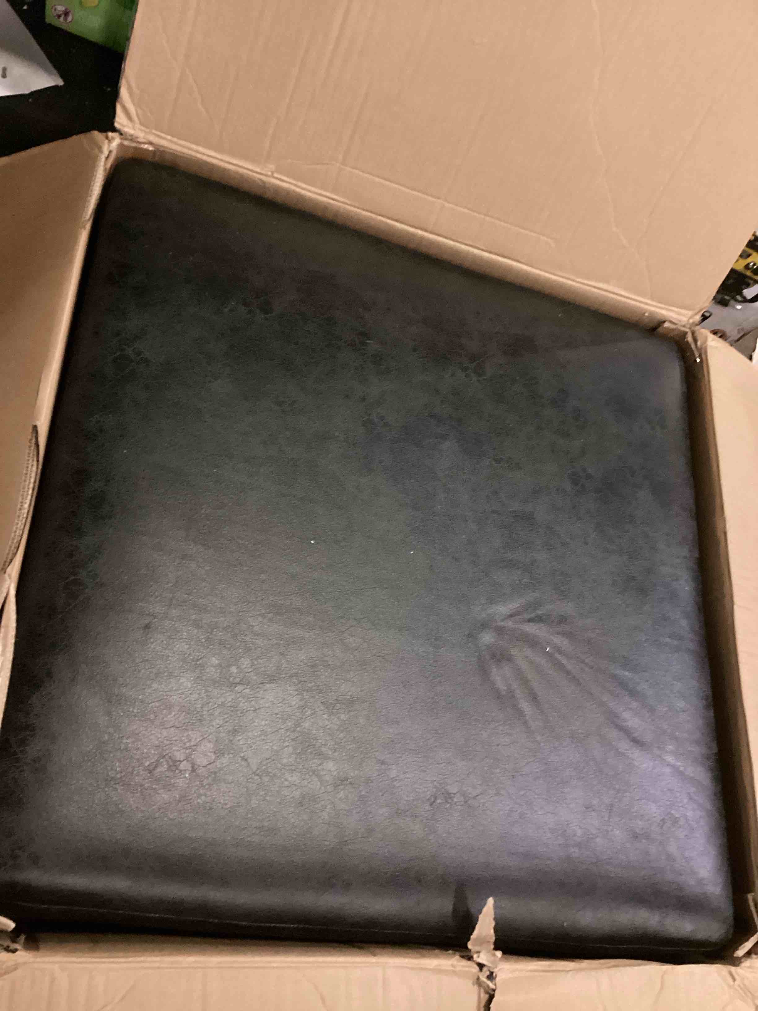 https://s3.amazonaws.com/lotting-images-prod/bidfta/YEL6706350_1731515052329.jpeg