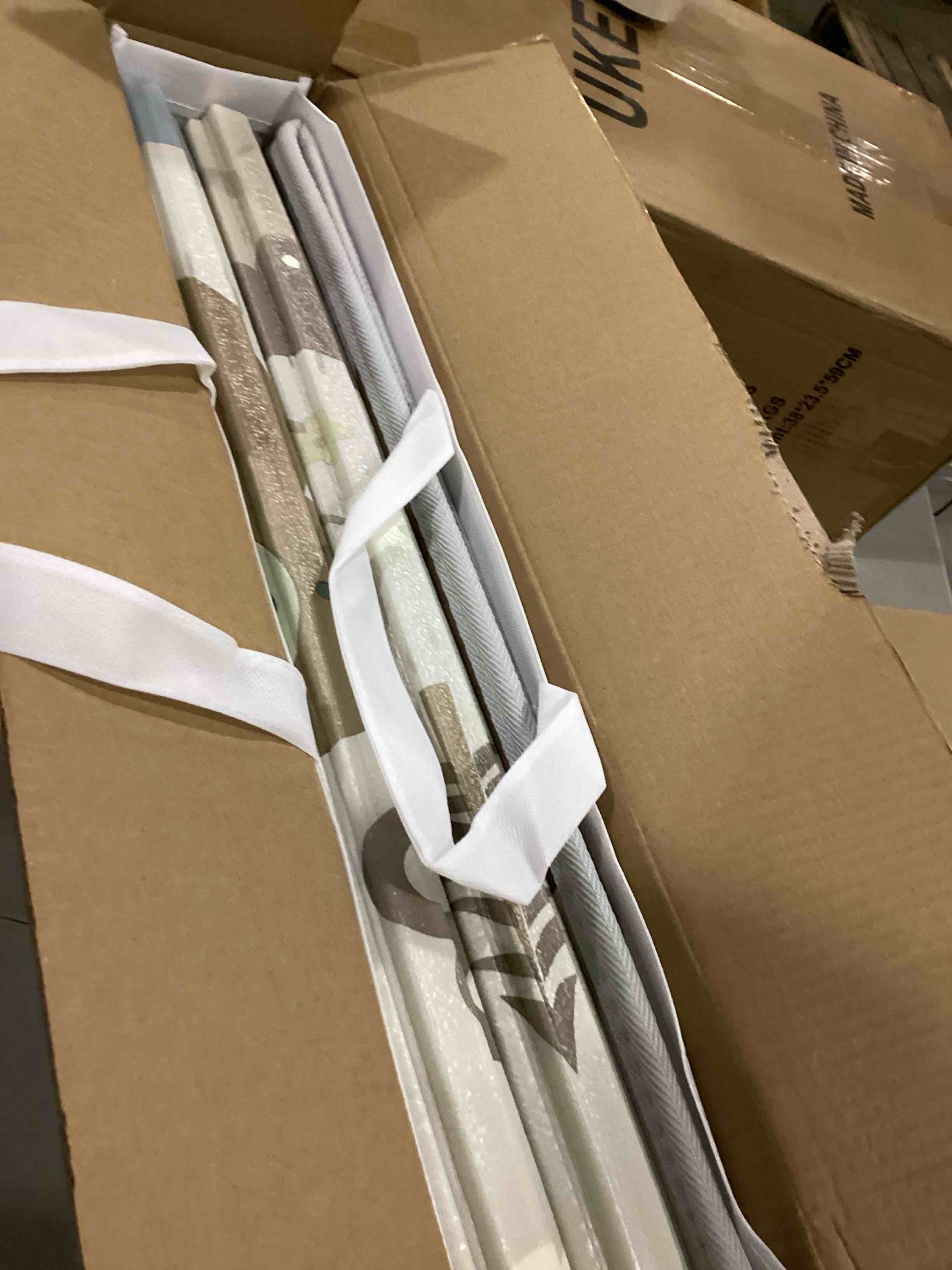 https://s3.amazonaws.com/lotting-images-prod/bidfta/YEL6707280_1731343546041.jpeg