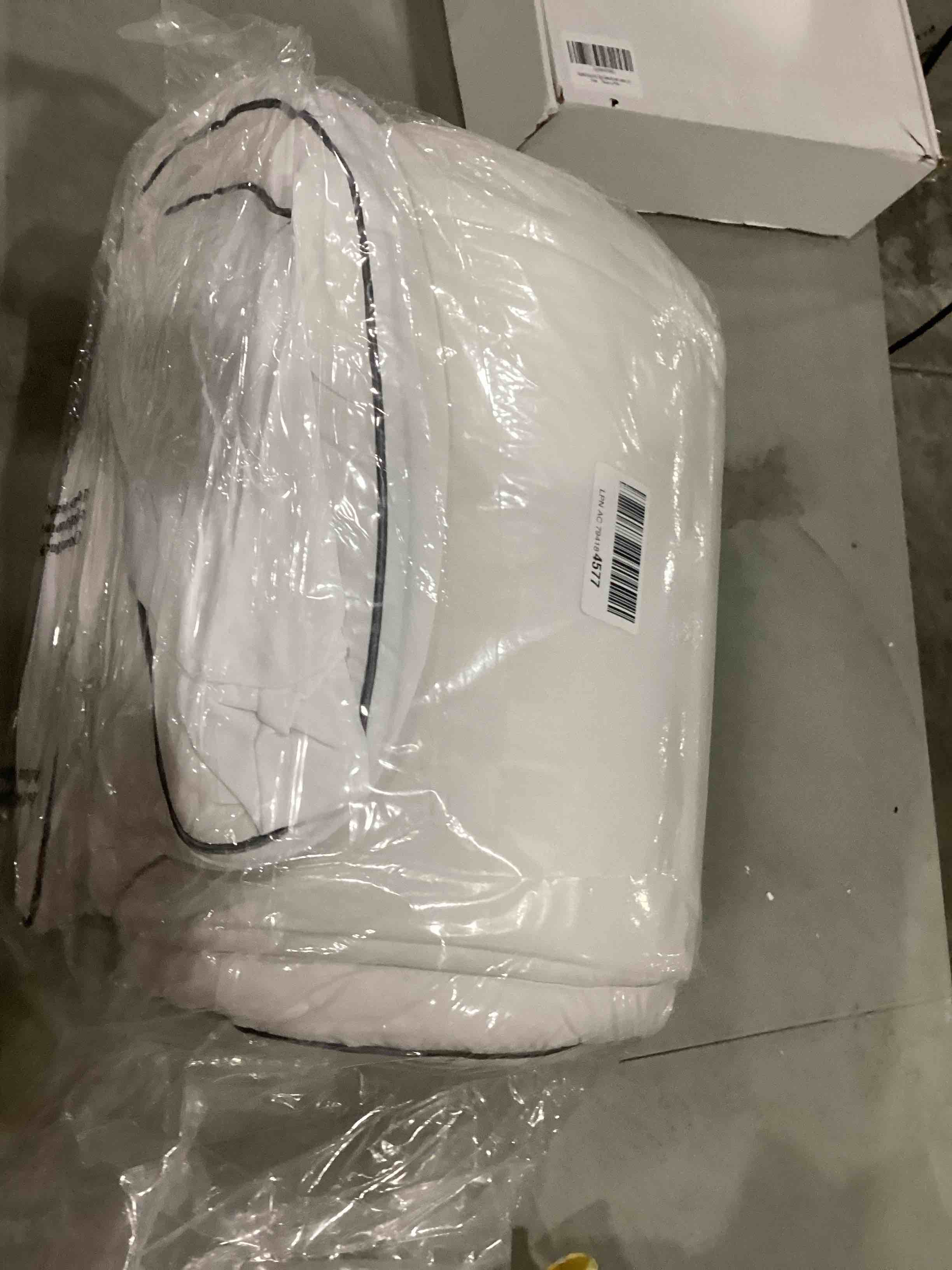 https://s3.amazonaws.com/lotting-images-prod/bidfta/YEL6707968_1731693570219.jpeg