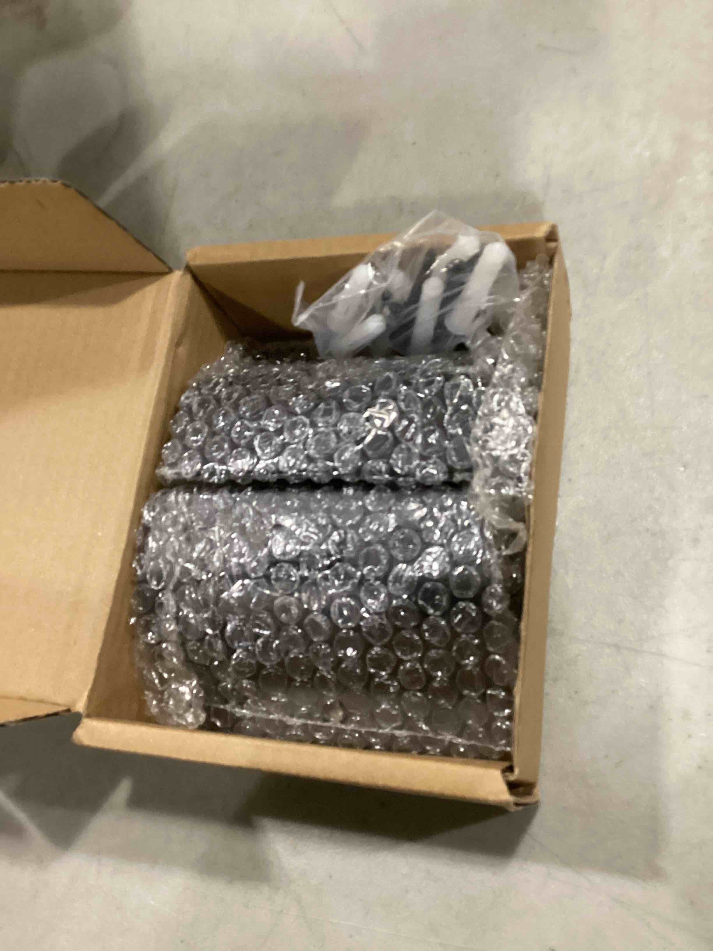 https://s3.amazonaws.com/lotting-images-prod/bidfta/YEL6708281_1732025974958.jpeg