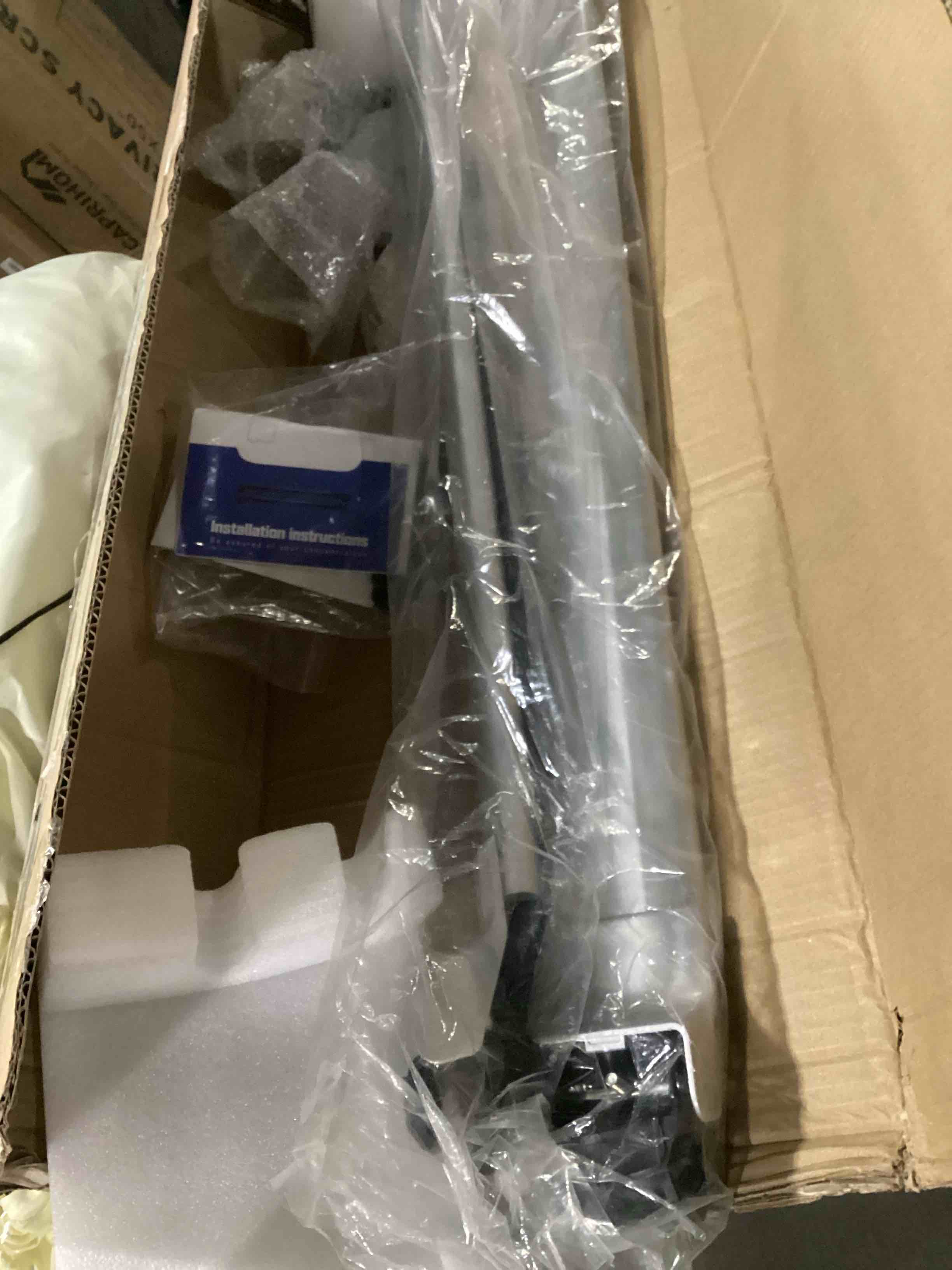 https://s3.amazonaws.com/lotting-images-prod/bidfta/YEL6708912_1729708349198.jpeg