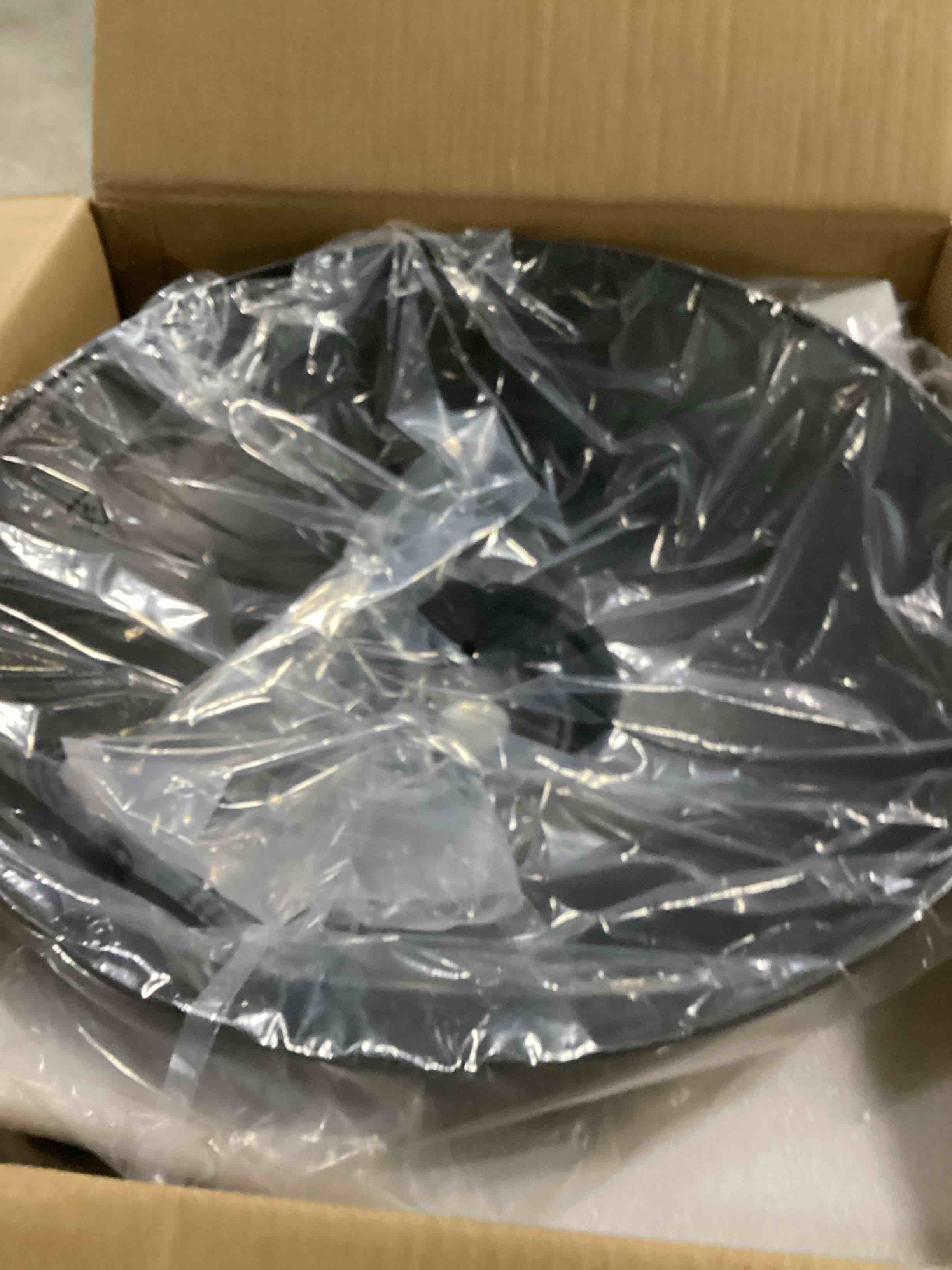 https://s3.amazonaws.com/lotting-images-prod/bidfta/YEL6709109_1729857374967.jpeg