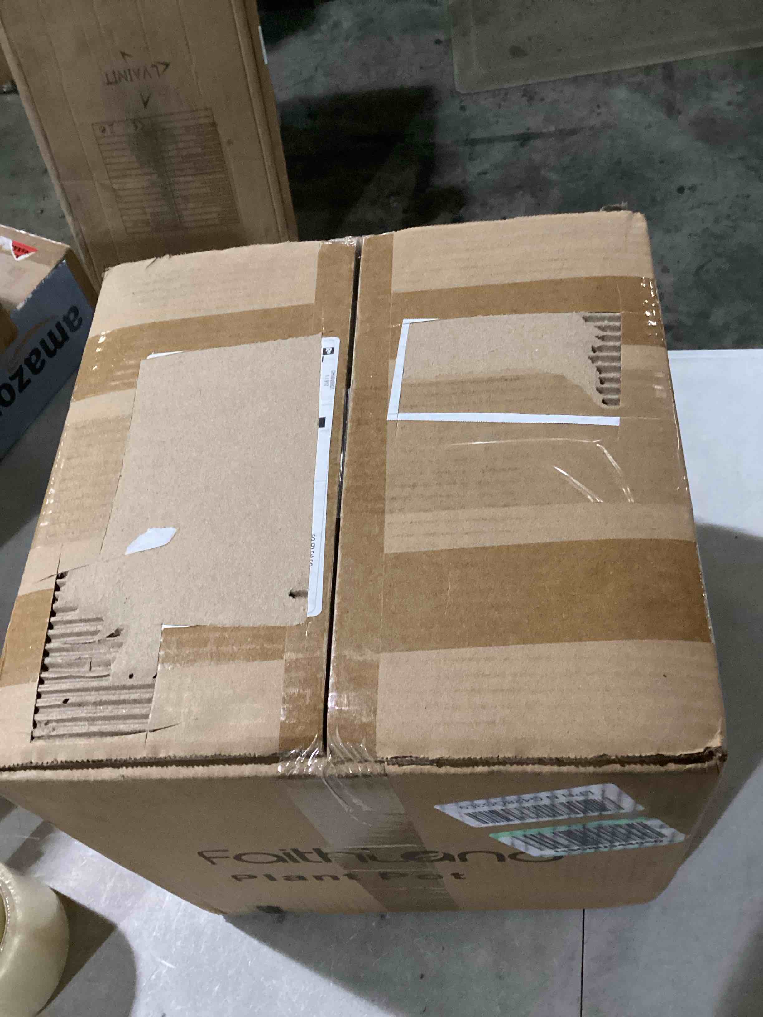 https://s3.amazonaws.com/lotting-images-prod/bidfta/YEL6709158_1729862883685.jpeg