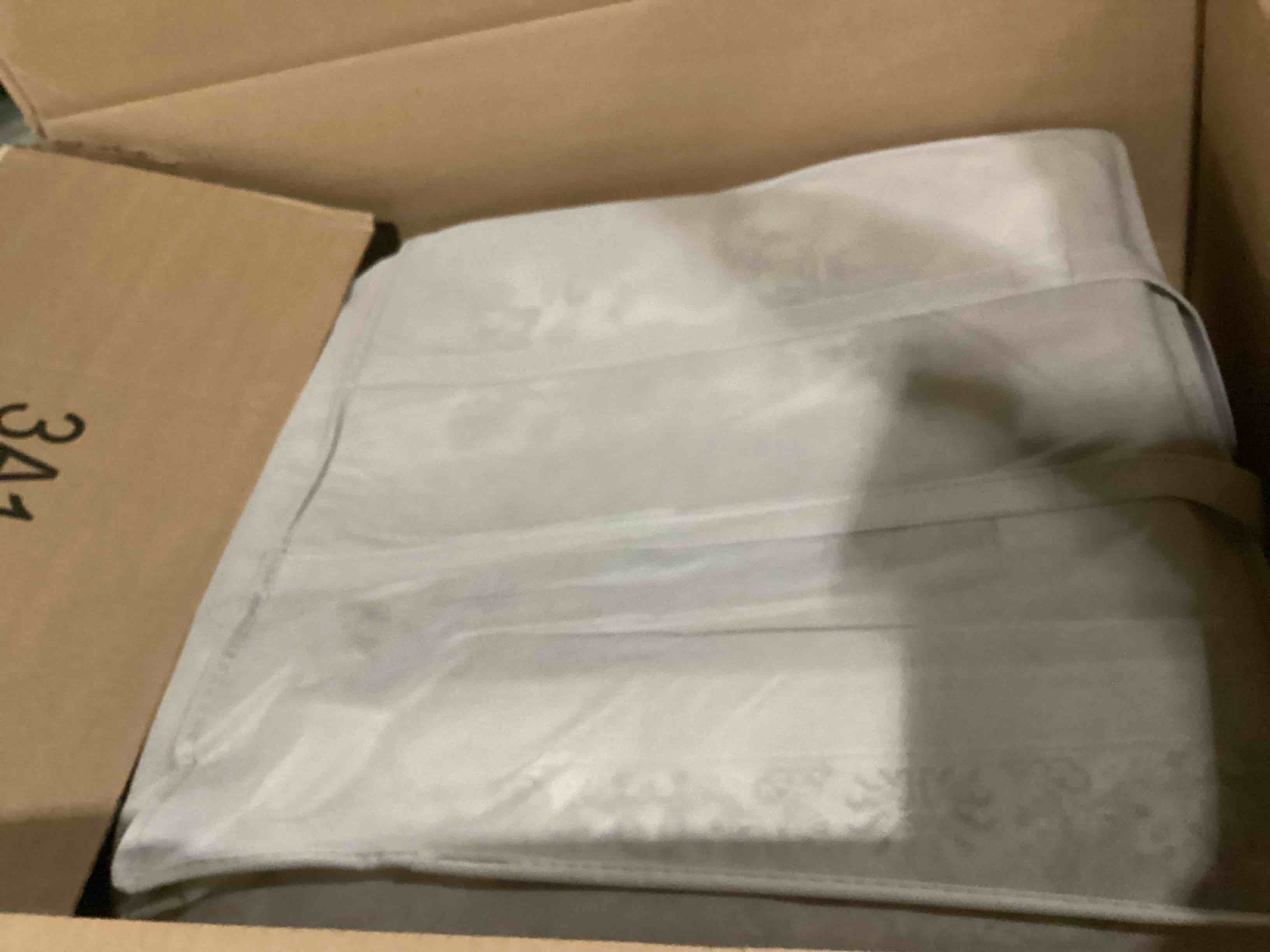 https://s3.amazonaws.com/lotting-images-prod/bidfta/YEL6709409_1730137371623.jpeg