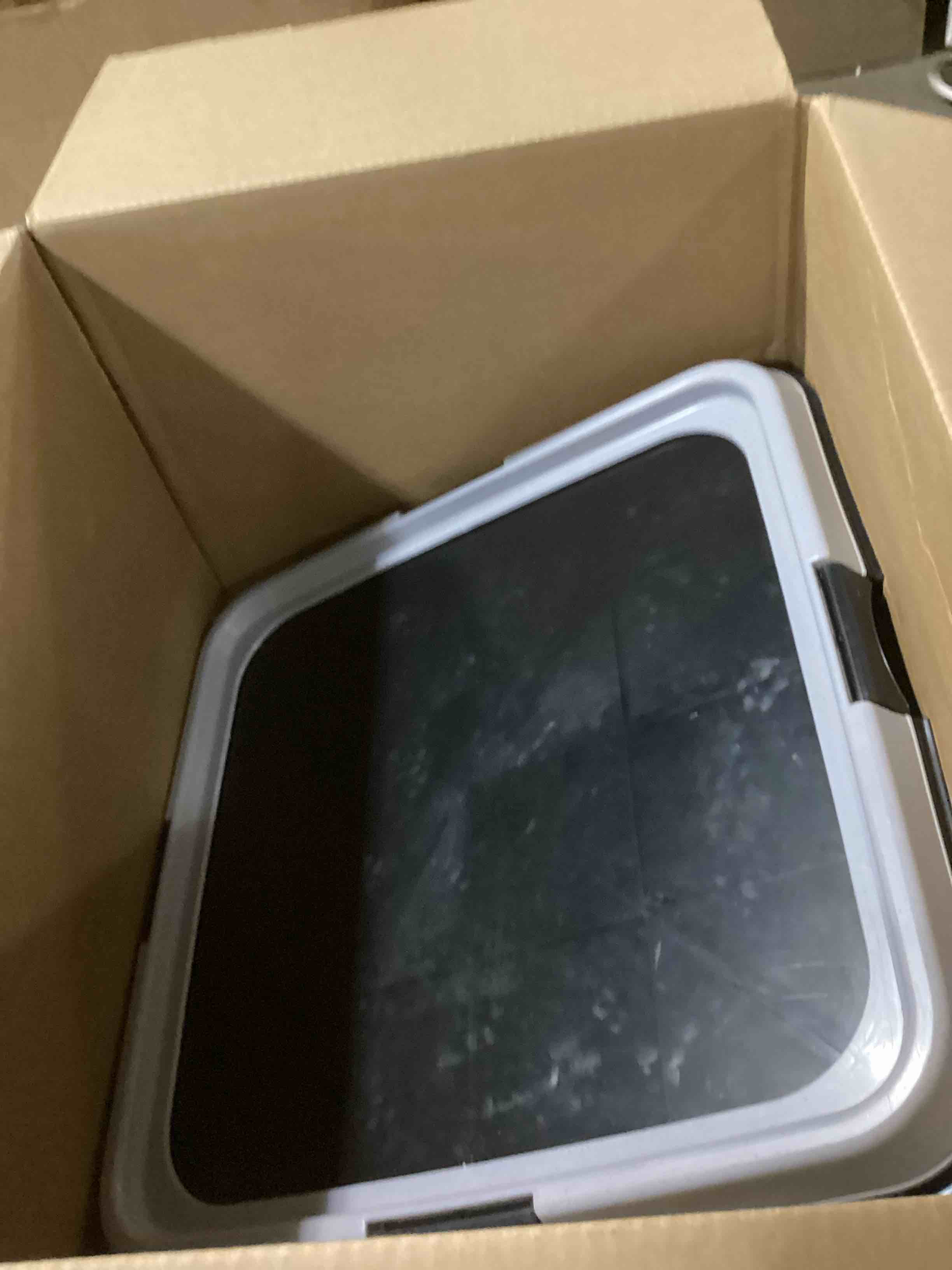 https://s3.amazonaws.com/lotting-images-prod/bidfta/YEL6709442_1730286637911.jpeg