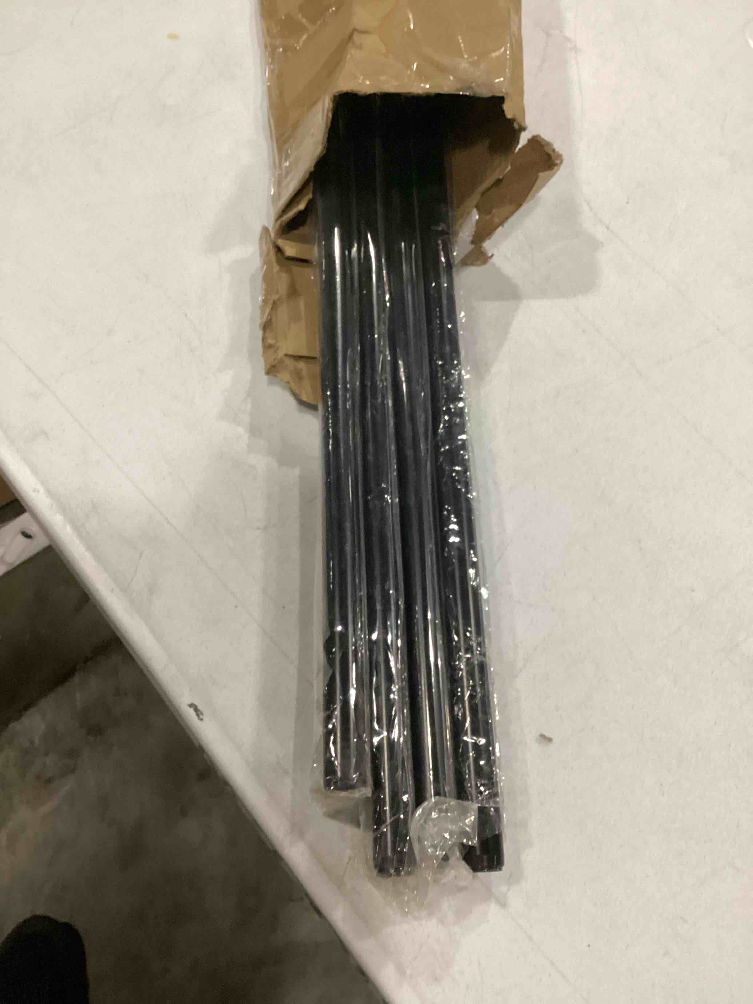 https://s3.amazonaws.com/lotting-images-prod/bidfta/YEL6709969_1729770754869.jpeg