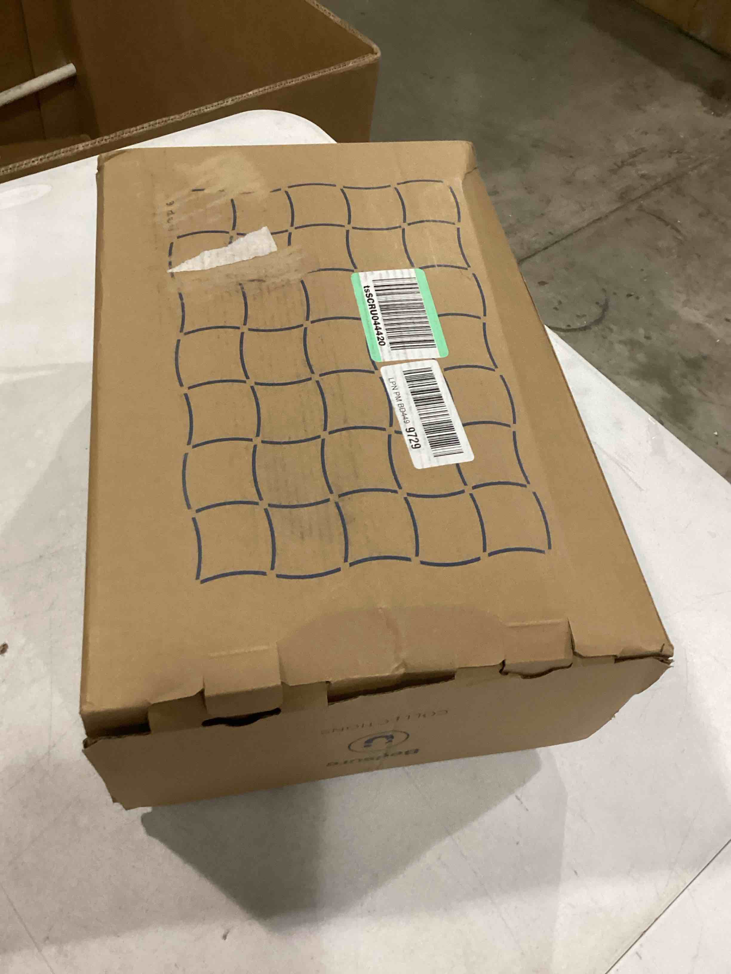 https://s3.amazonaws.com/lotting-images-prod/bidfta/YEL6710303_1730136049301.jpeg