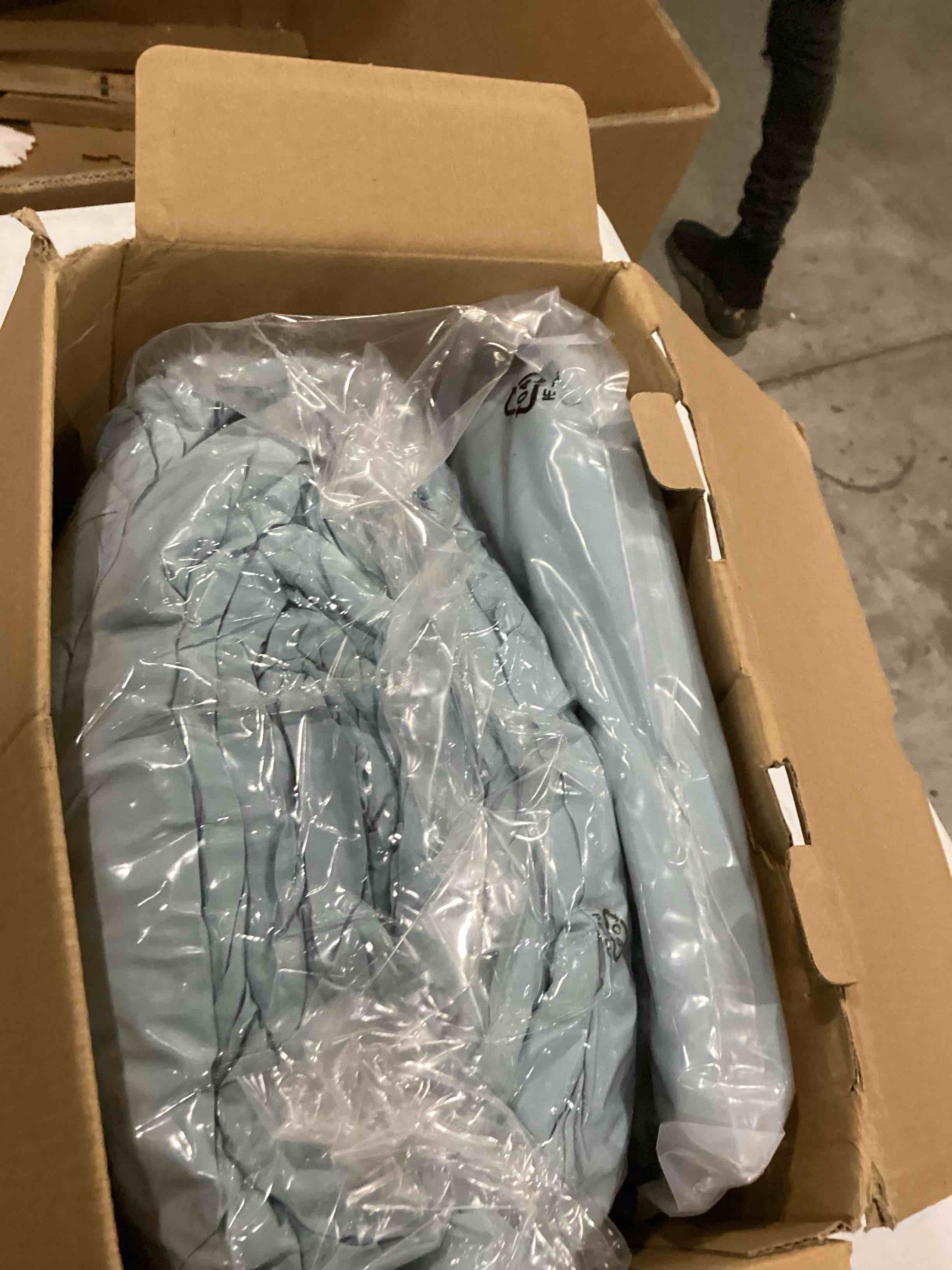 https://s3.amazonaws.com/lotting-images-prod/bidfta/YEL6710303_1730136069388.jpeg