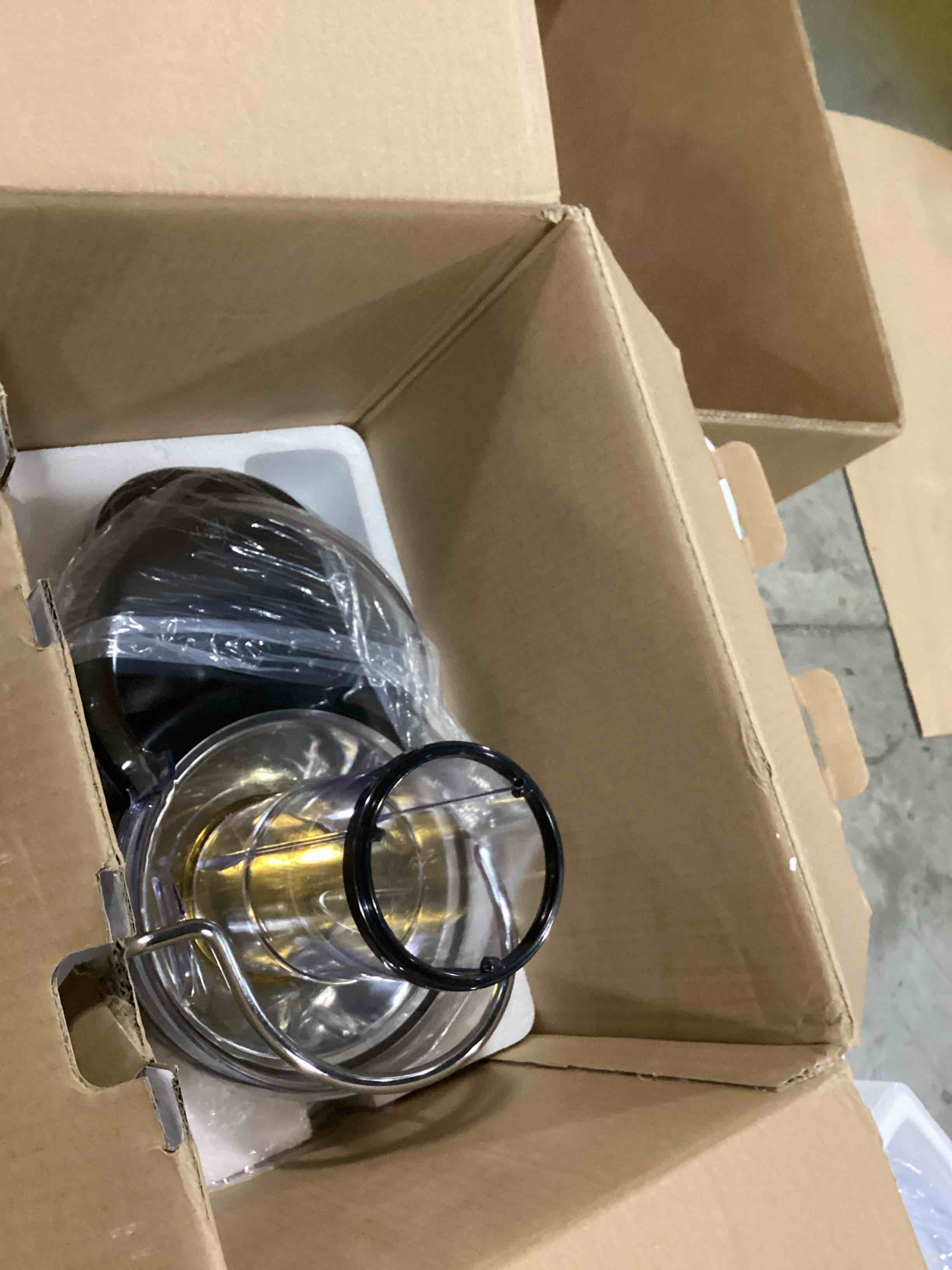 https://s3.amazonaws.com/lotting-images-prod/bidfta/YEL6710409_1730212554212.jpeg