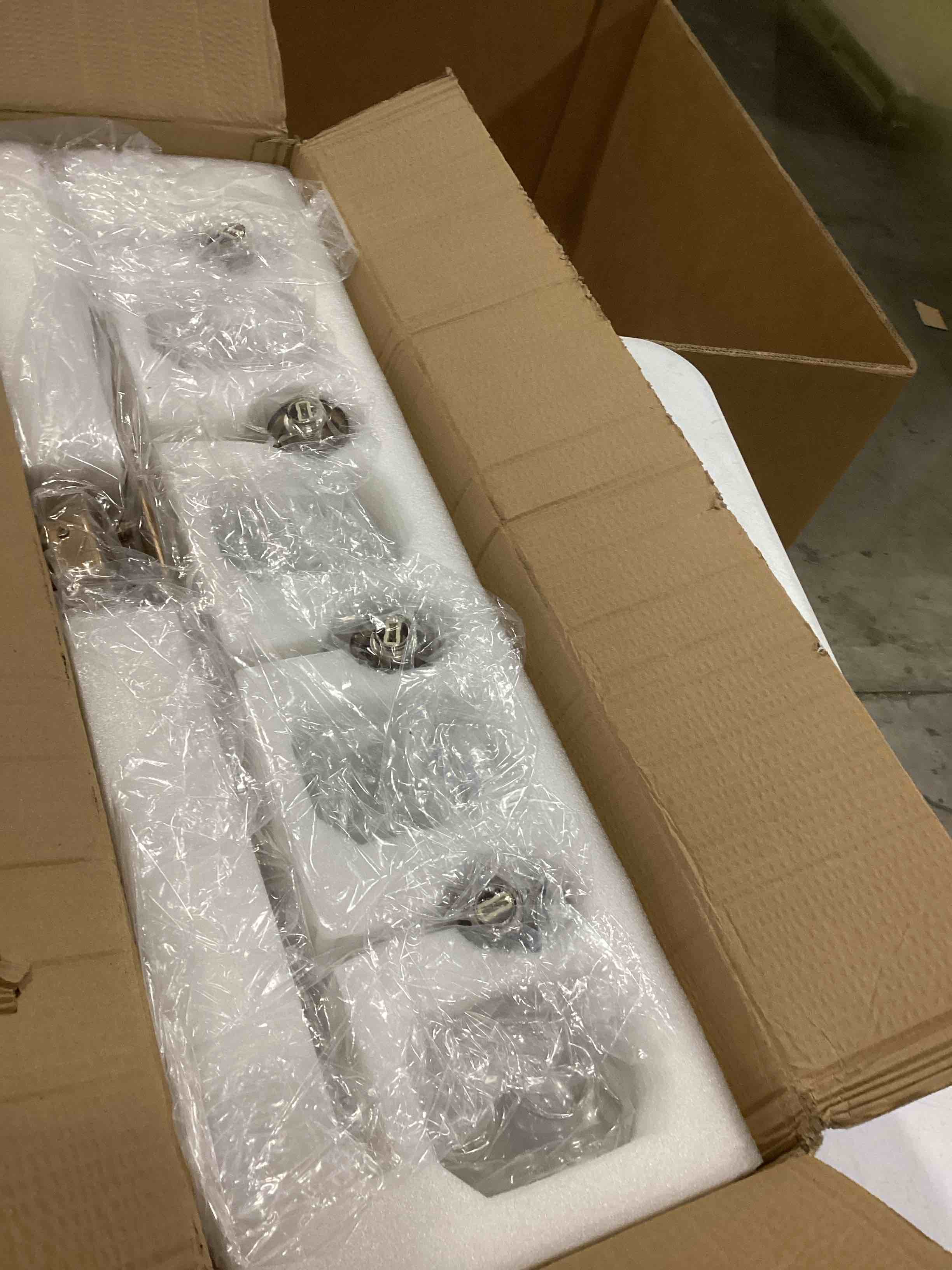 https://s3.amazonaws.com/lotting-images-prod/bidfta/YEL6710447_1730221262406.jpeg