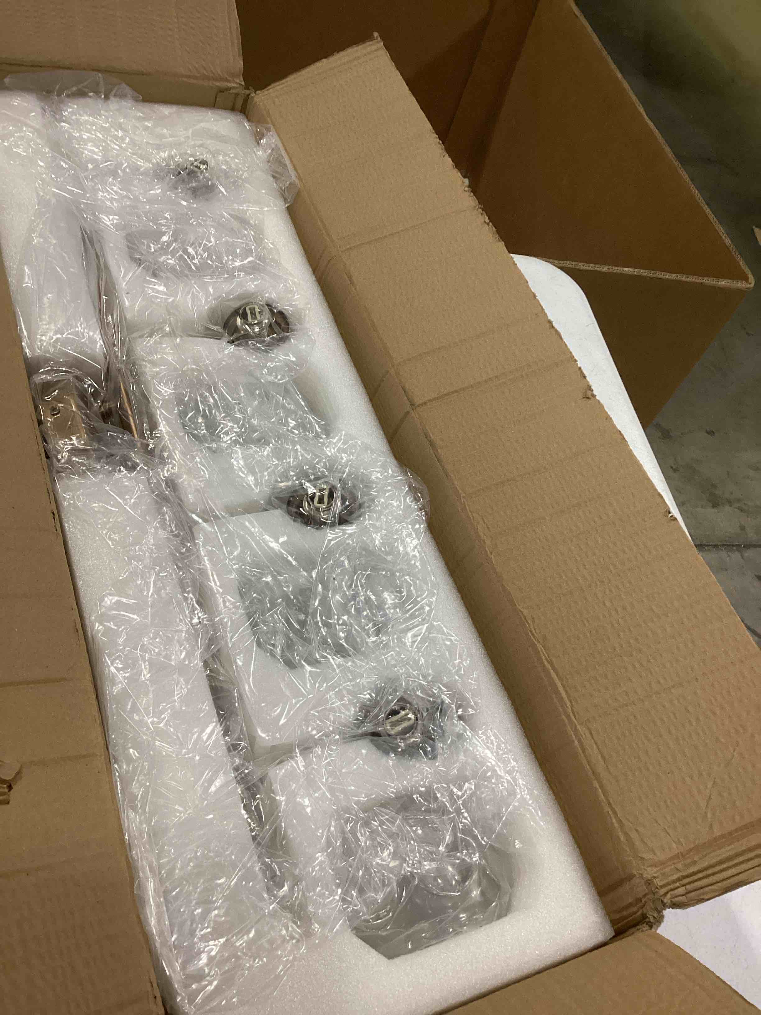 https://s3.amazonaws.com/lotting-images-prod/bidfta/YEL6710447_1730221263260.jpeg