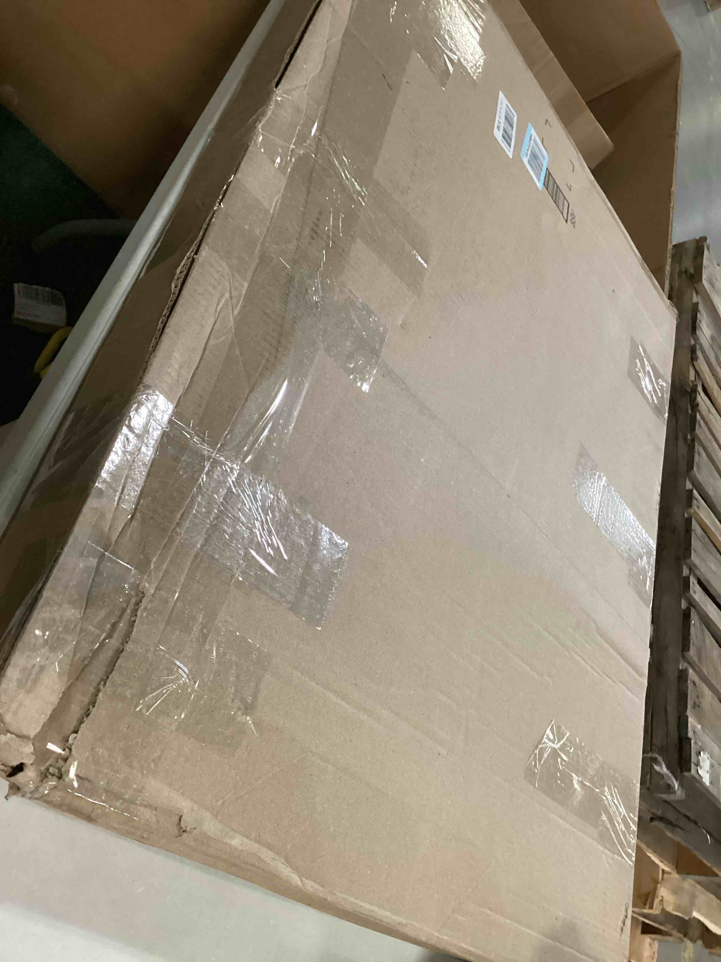 https://s3.amazonaws.com/lotting-images-prod/bidfta/YEL6711169_1732025140415.jpeg