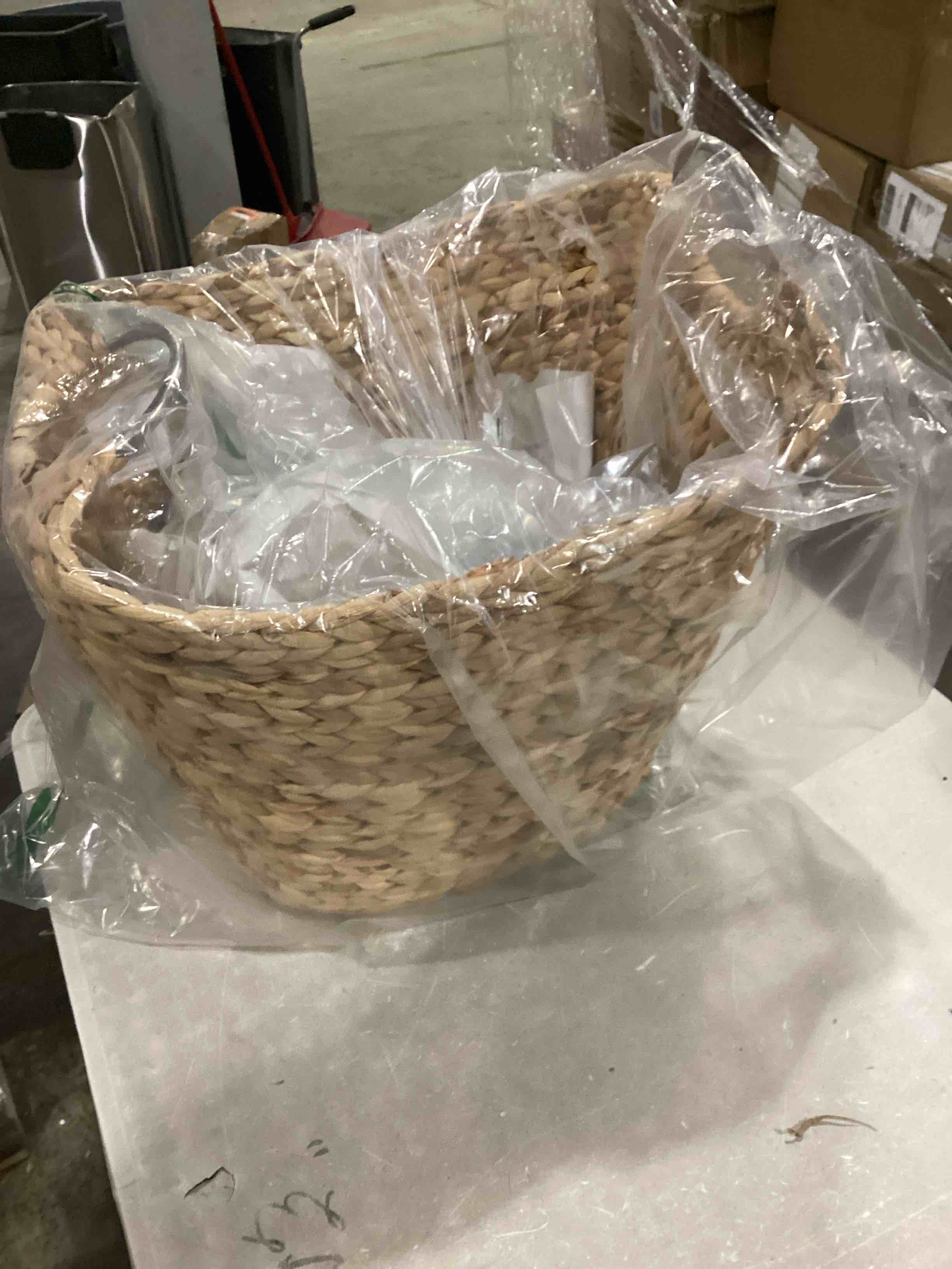 https://s3.amazonaws.com/lotting-images-prod/bidfta/YEL6711448_1730224432860.jpeg