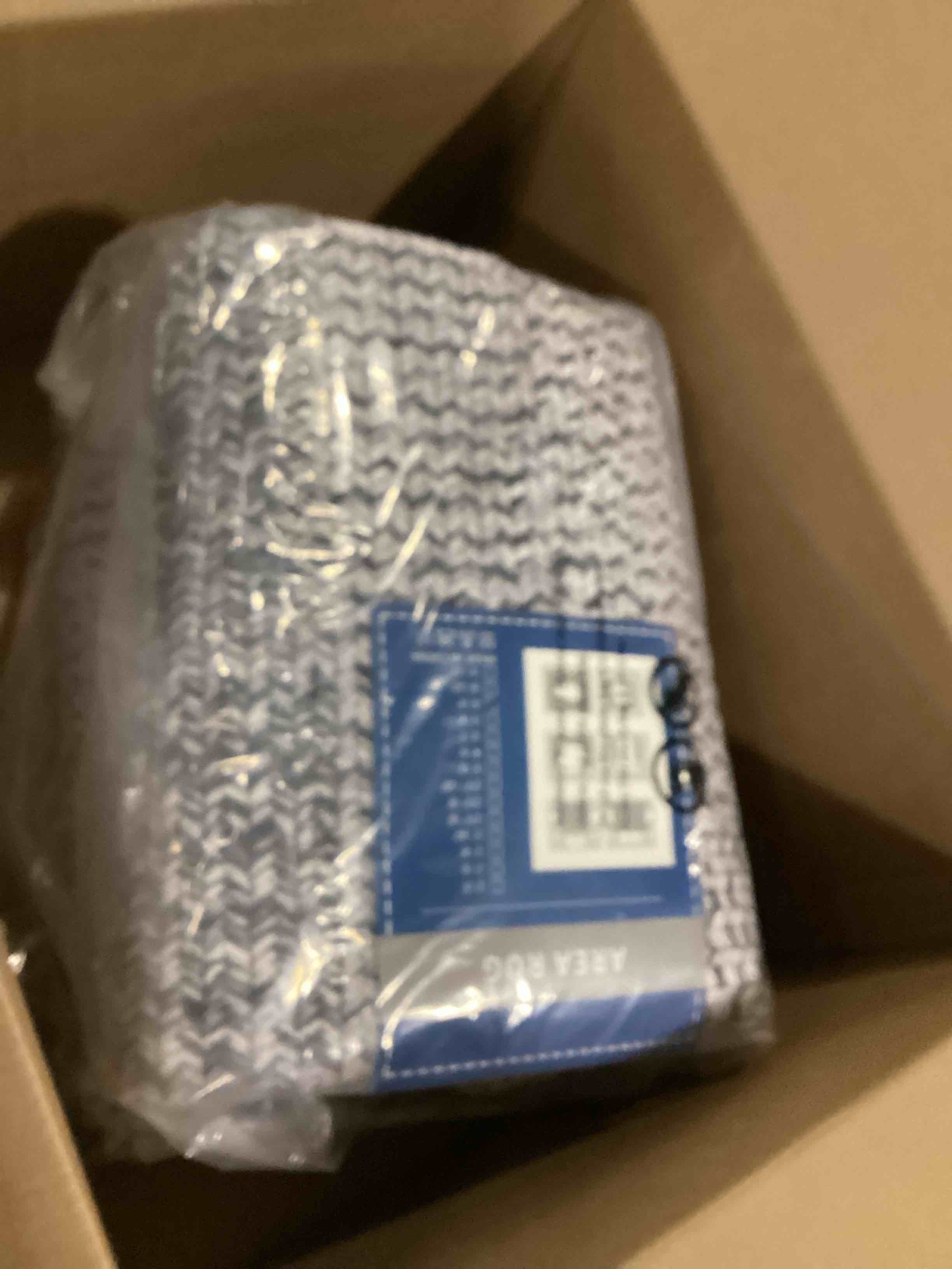 https://s3.amazonaws.com/lotting-images-prod/bidfta/YEL6711706_1730459938373.jpeg