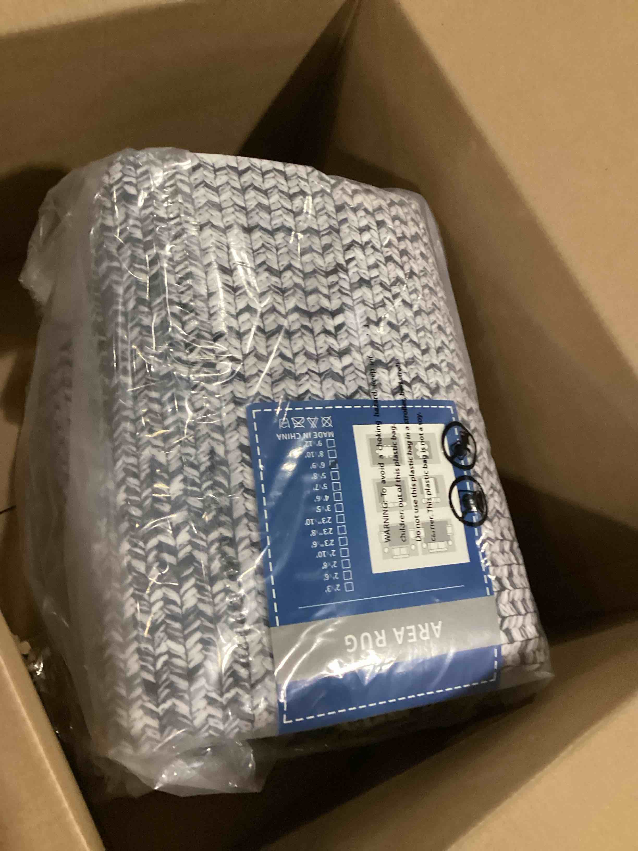 https://s3.amazonaws.com/lotting-images-prod/bidfta/YEL6711706_1730459940219.jpeg