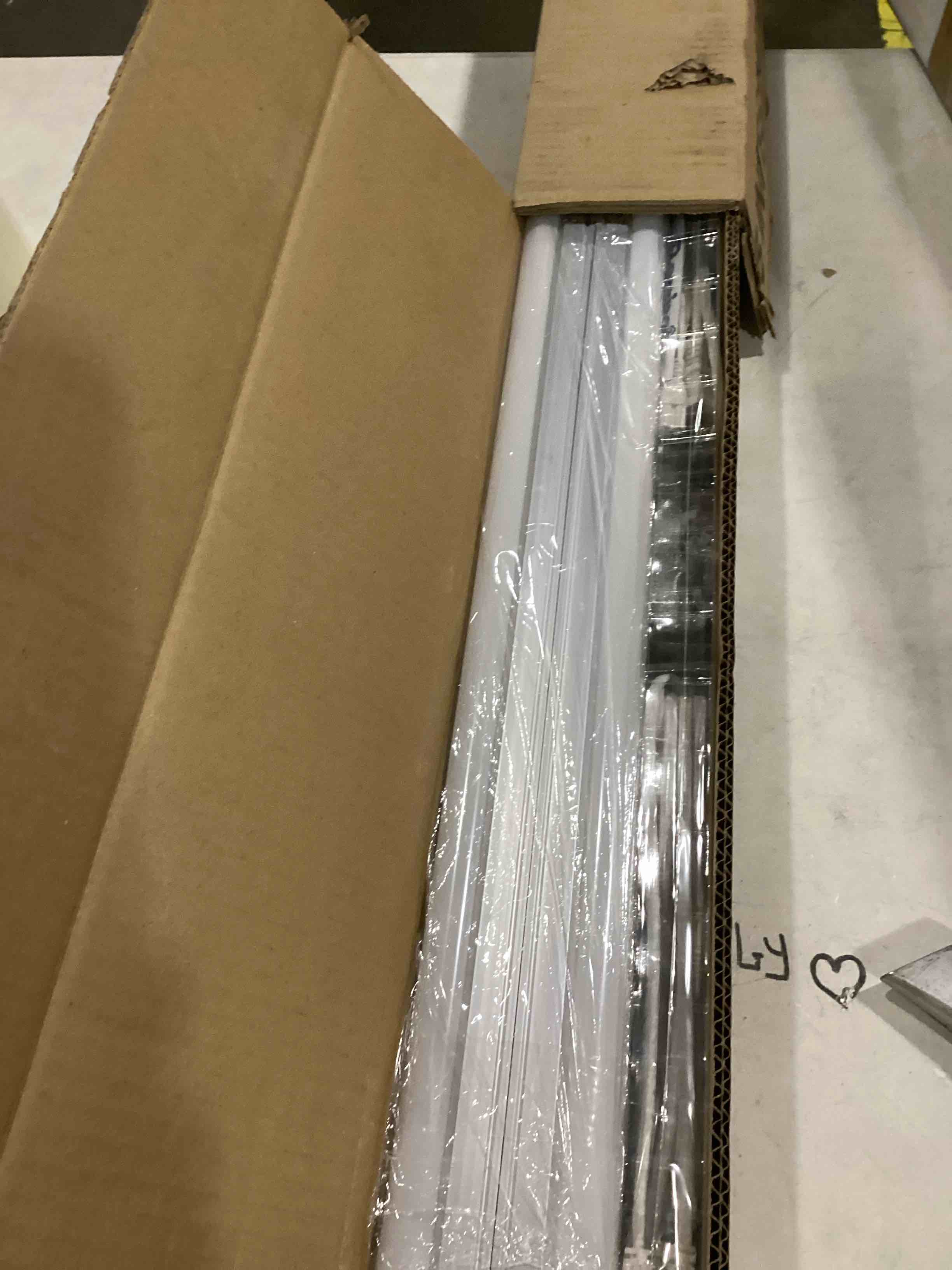 https://s3.amazonaws.com/lotting-images-prod/bidfta/YEL6711900_1730745602903.jpeg