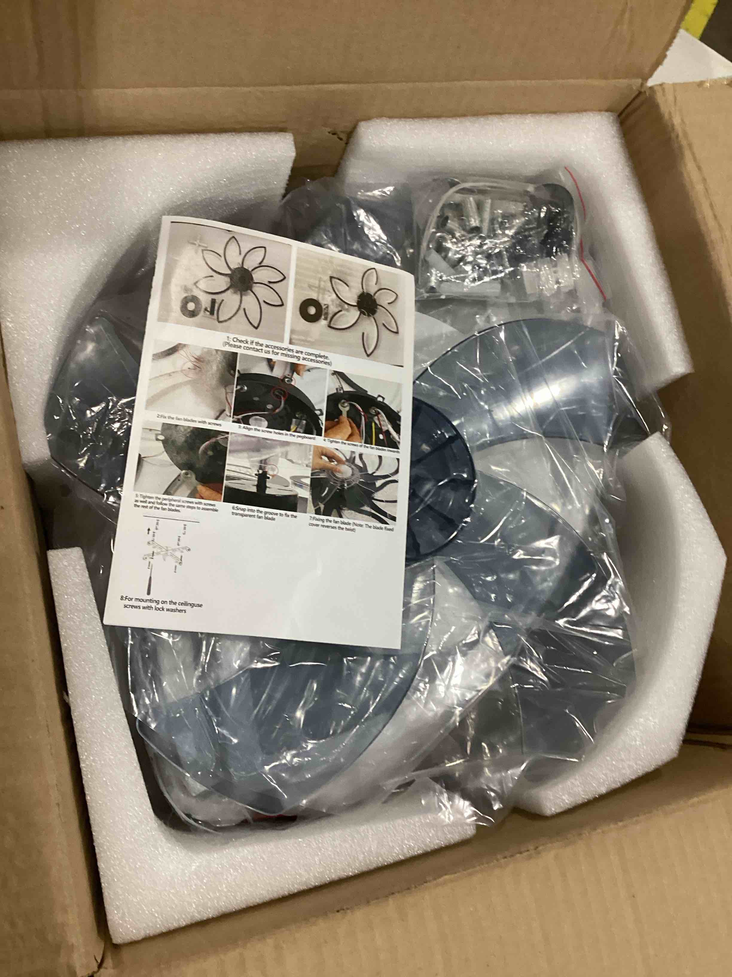 https://s3.amazonaws.com/lotting-images-prod/bidfta/YEL6712002_1730818493433.jpeg
