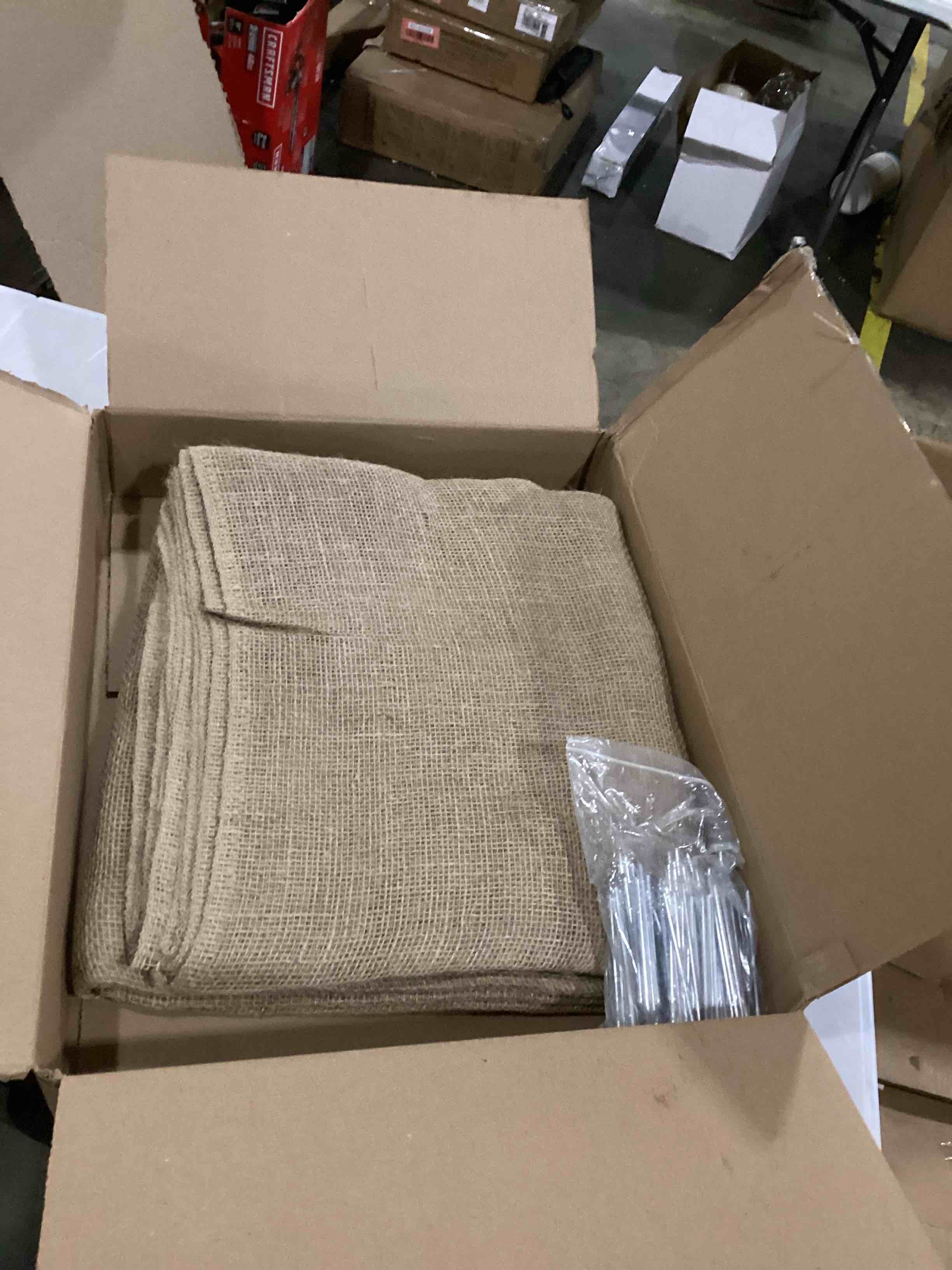 https://s3.amazonaws.com/lotting-images-prod/bidfta/YEL6712601_1731353952451.jpeg