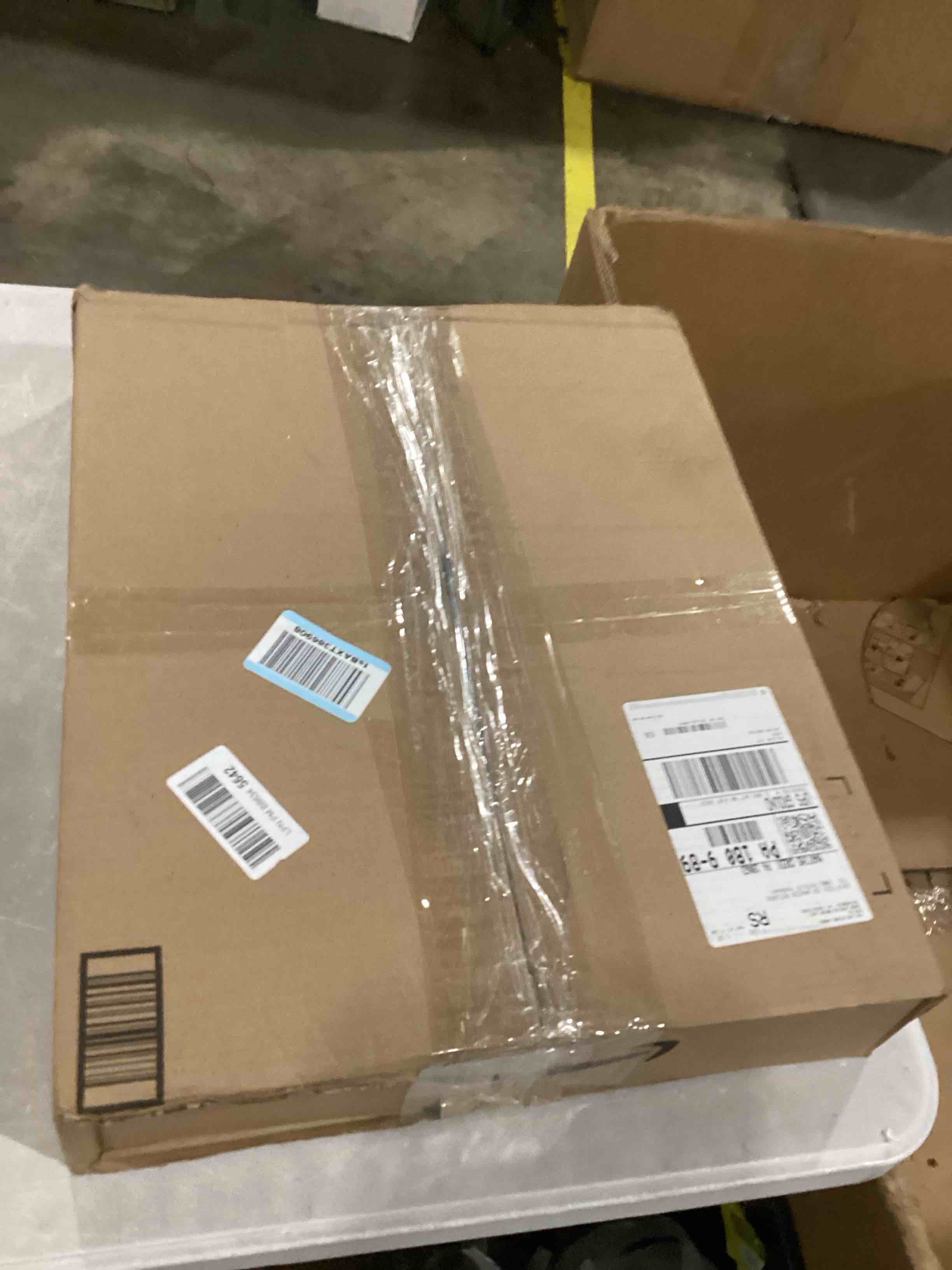 https://s3.amazonaws.com/lotting-images-prod/bidfta/YEL6712601_1731354001268.jpeg
