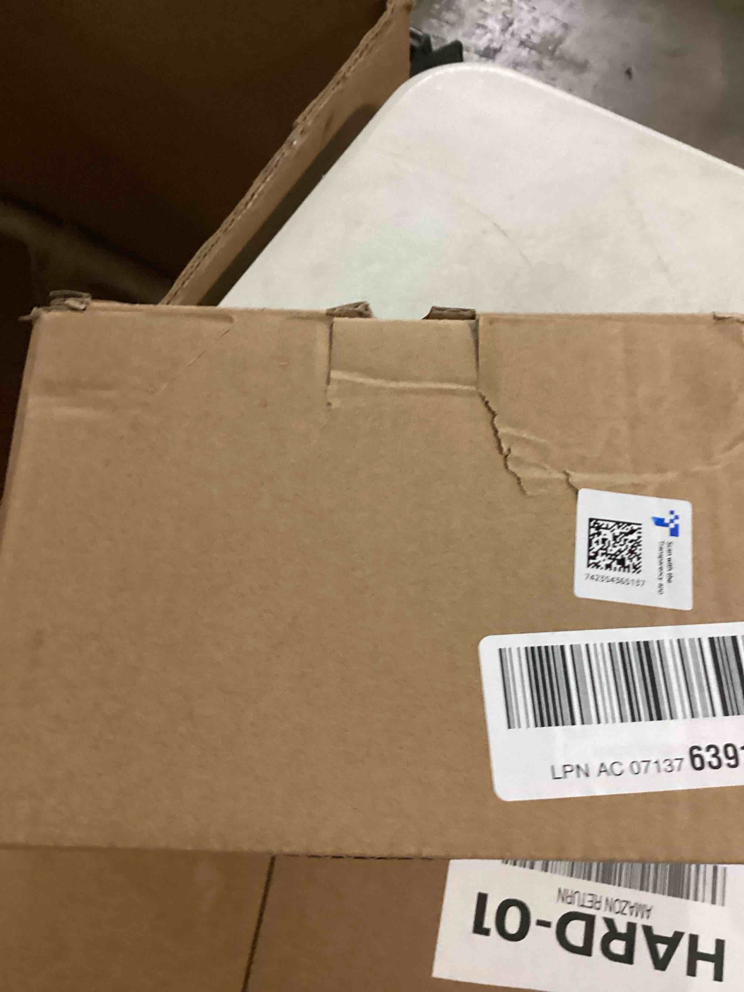 https://s3.amazonaws.com/lotting-images-prod/bidfta/YEL6714156_1732020809761.jpeg