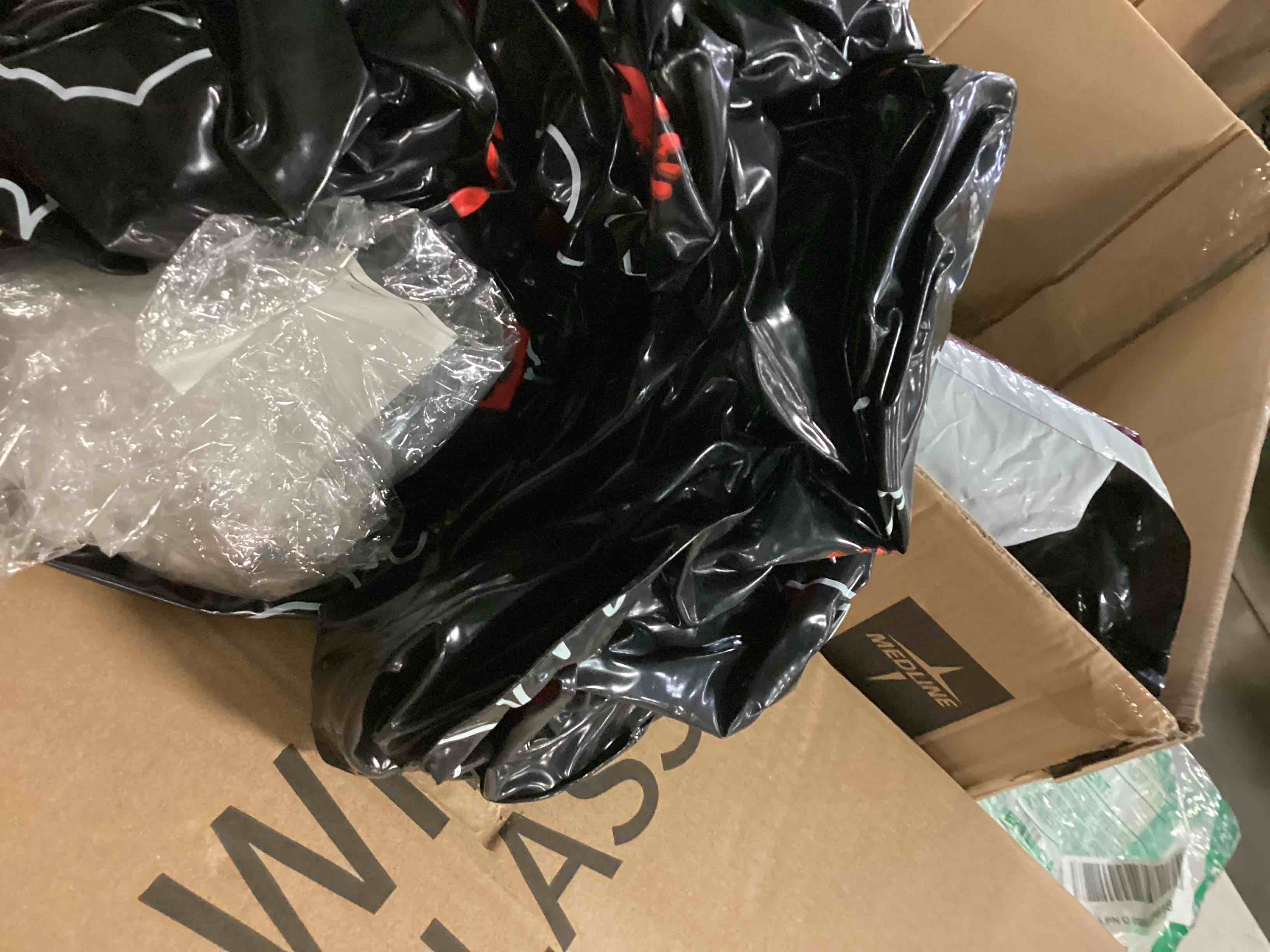 https://s3.amazonaws.com/lotting-images-prod/bidfta/YEL6714212_1732025201973.jpeg