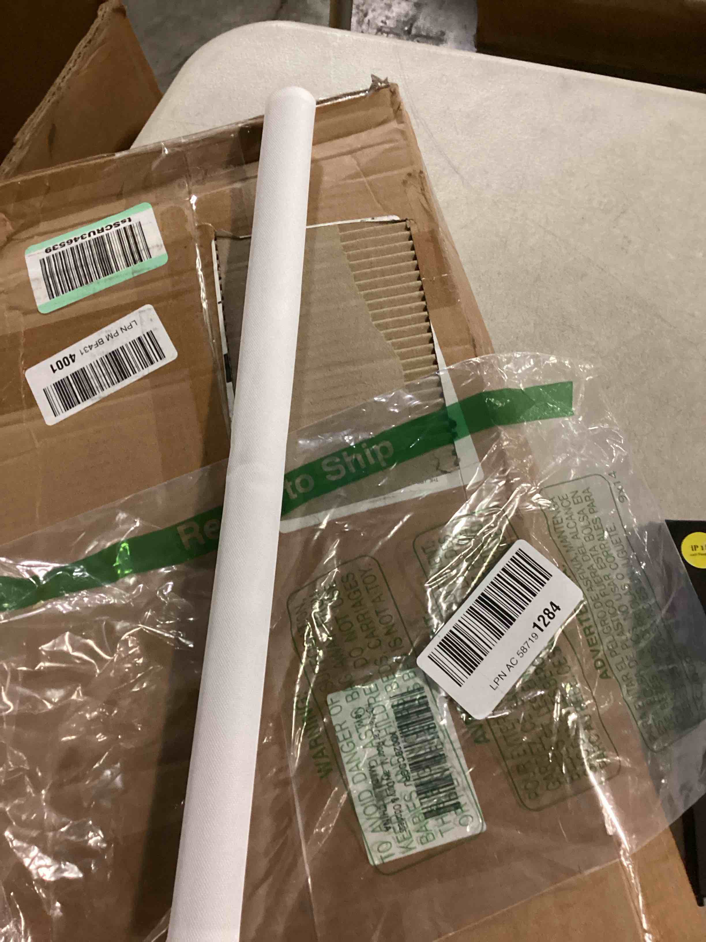 https://s3.amazonaws.com/lotting-images-prod/bidfta/YEL6714302_1732044773743.jpeg
