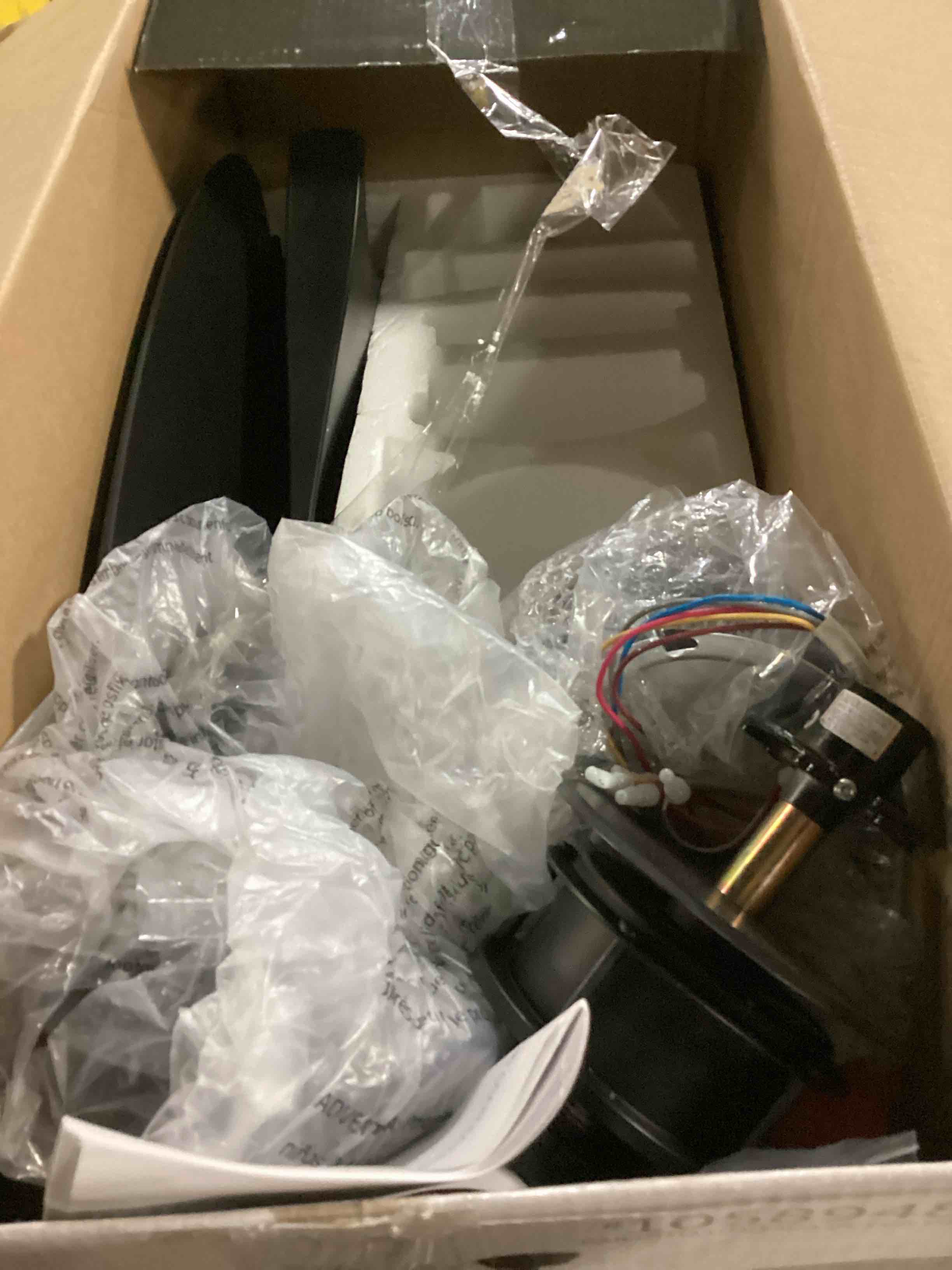 https://s3.amazonaws.com/lotting-images-prod/bidfta/YEL6714375_1732113569417.jpeg