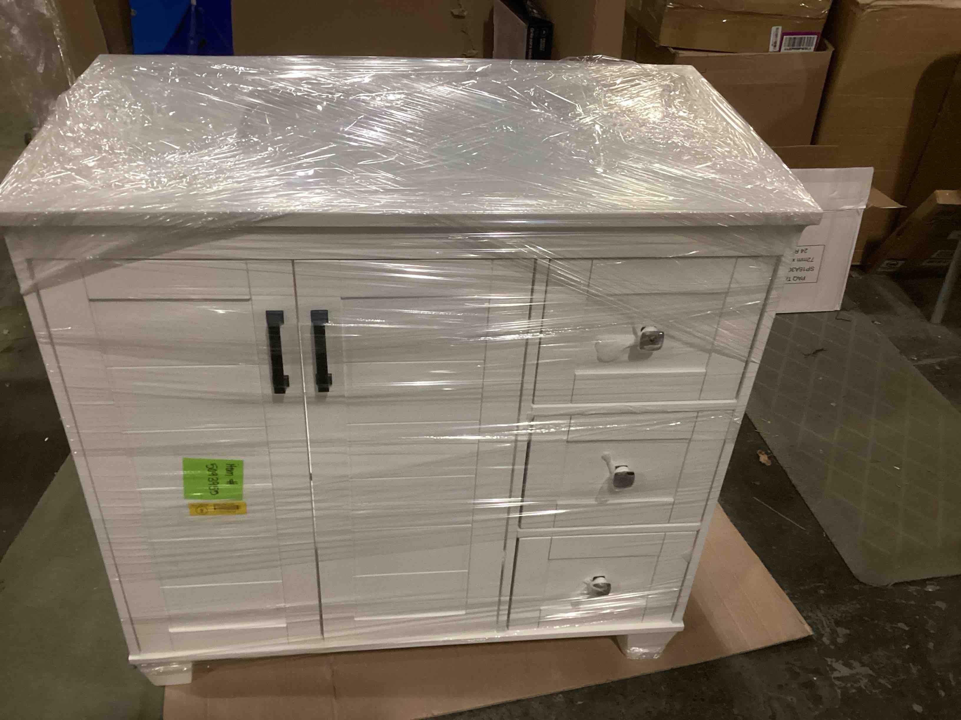 https://s3.amazonaws.com/lotting-images-prod/bidfta/YEL6715411_1733170074815.jpeg