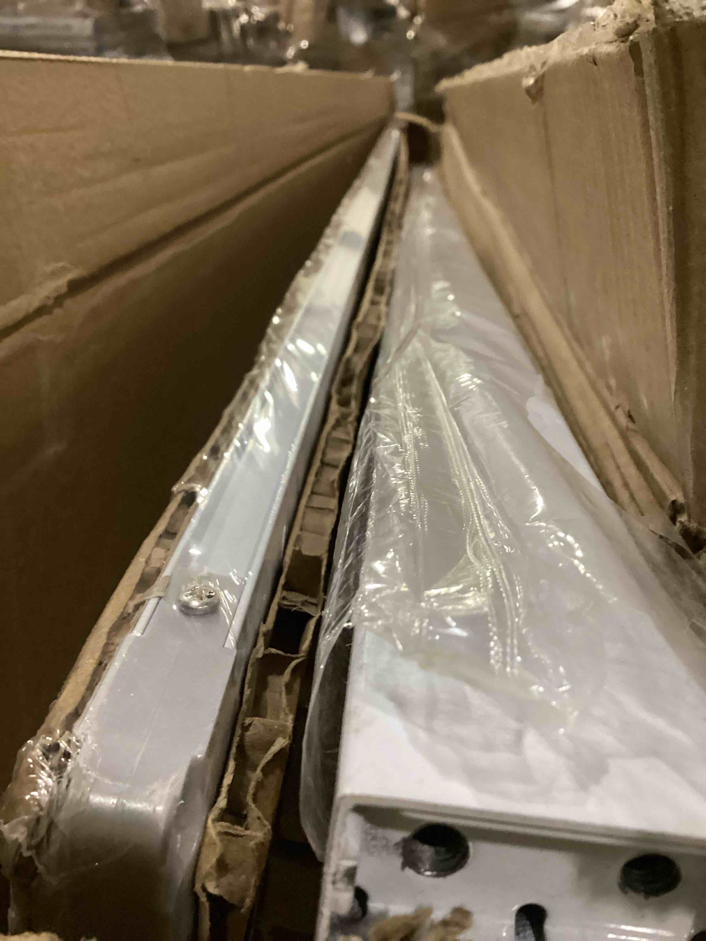 https://s3.amazonaws.com/lotting-images-prod/bidfta/YEL6716003_1733941470540.jpeg