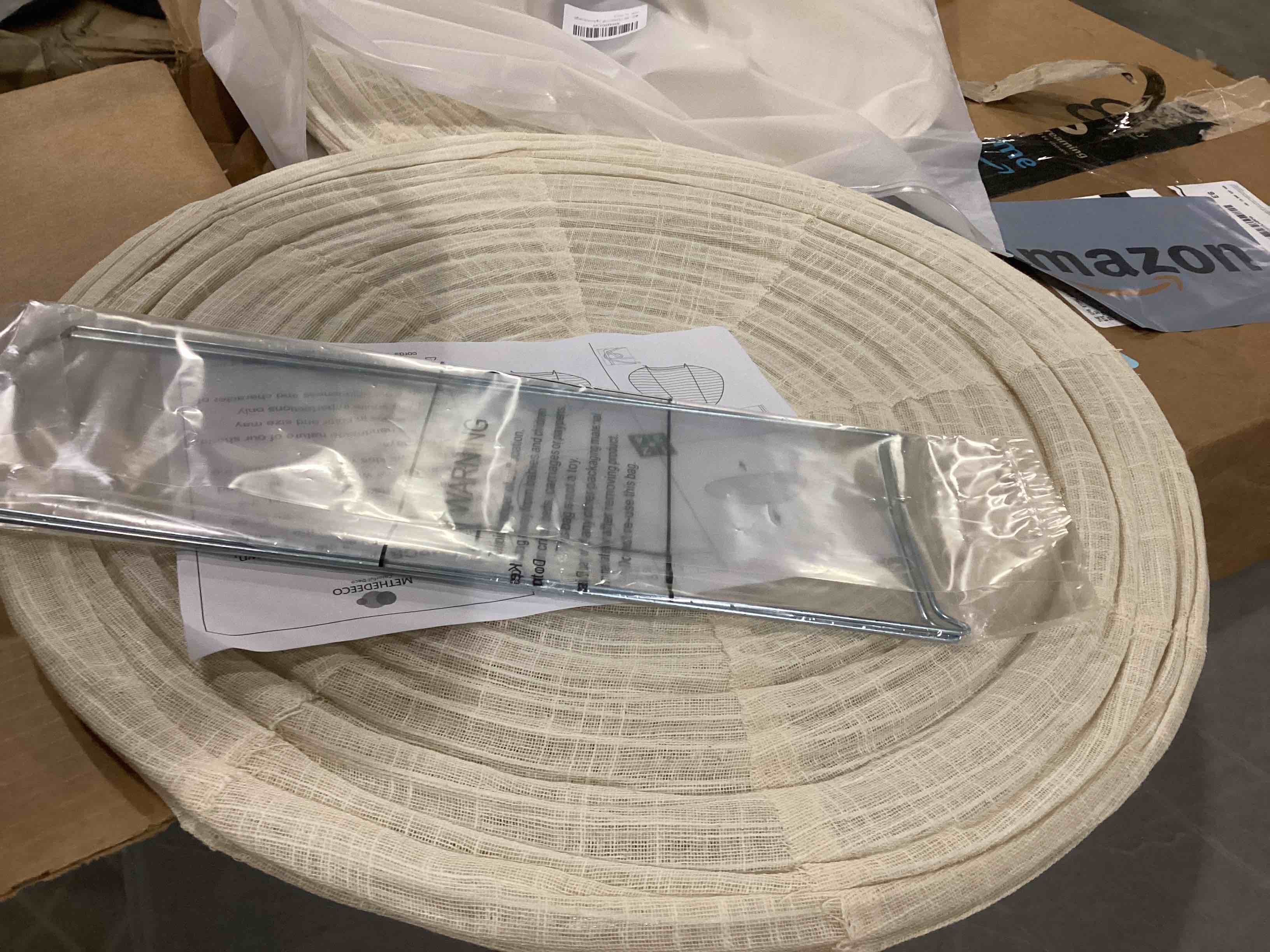https://s3.amazonaws.com/lotting-images-prod/bidfta/YEL6716058_1734013215009.jpeg