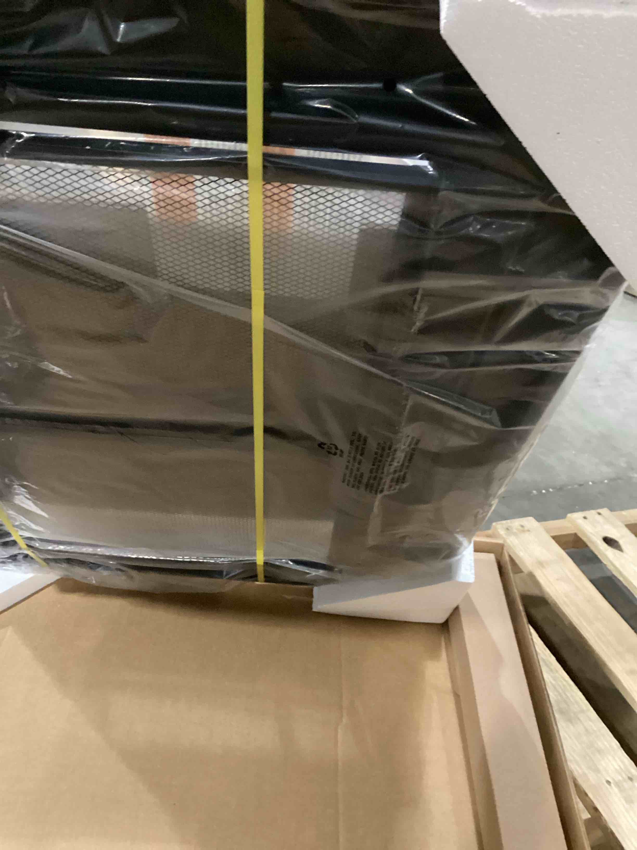 https://s3.amazonaws.com/lotting-images-prod/bidfta/YEL6716089_1734021980454.jpeg