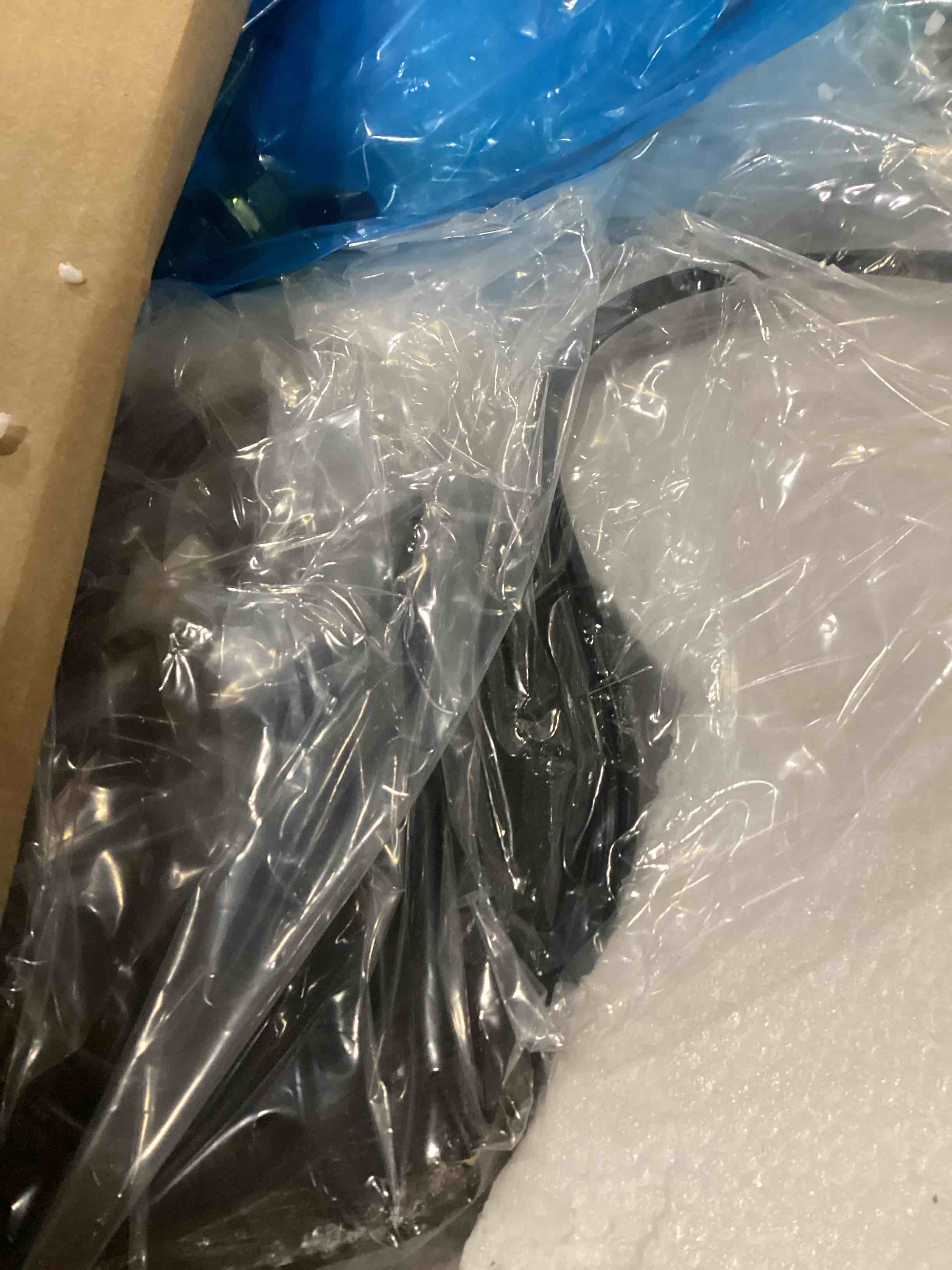 https://s3.amazonaws.com/lotting-images-prod/bidfta/YEL6716145_1734095888155.jpeg