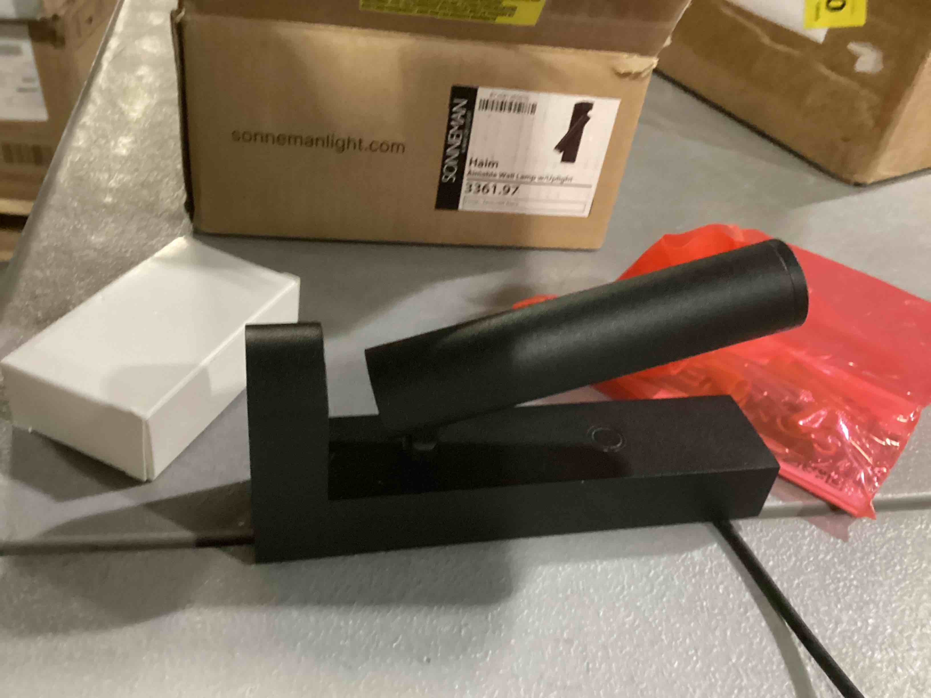 https://s3.amazonaws.com/lotting-images-prod/bidfta/YEL6716918_1735831562925.jpeg