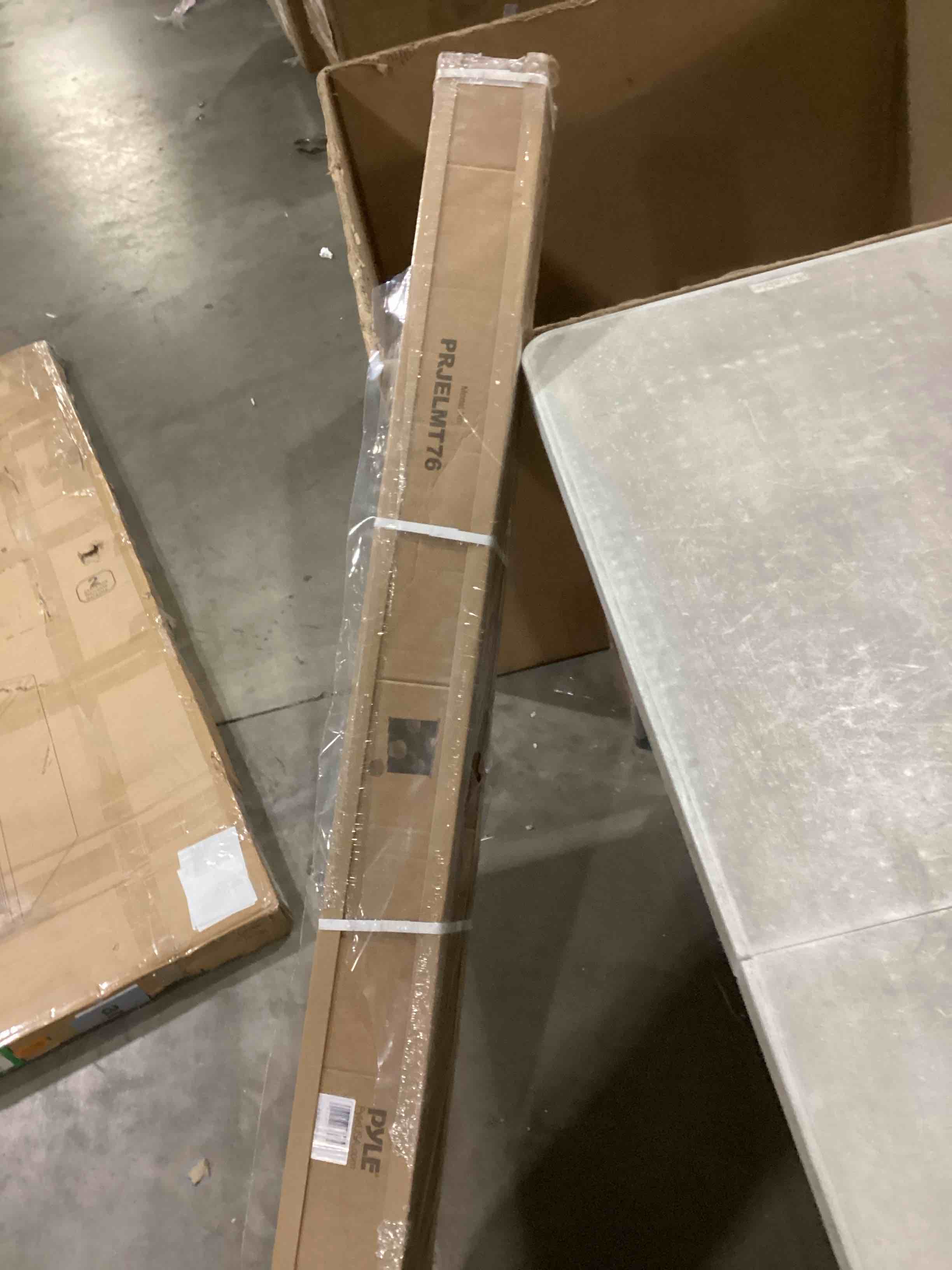 https://s3.amazonaws.com/lotting-images-prod/bidfta/YEL6718796_1734719922830.jpeg