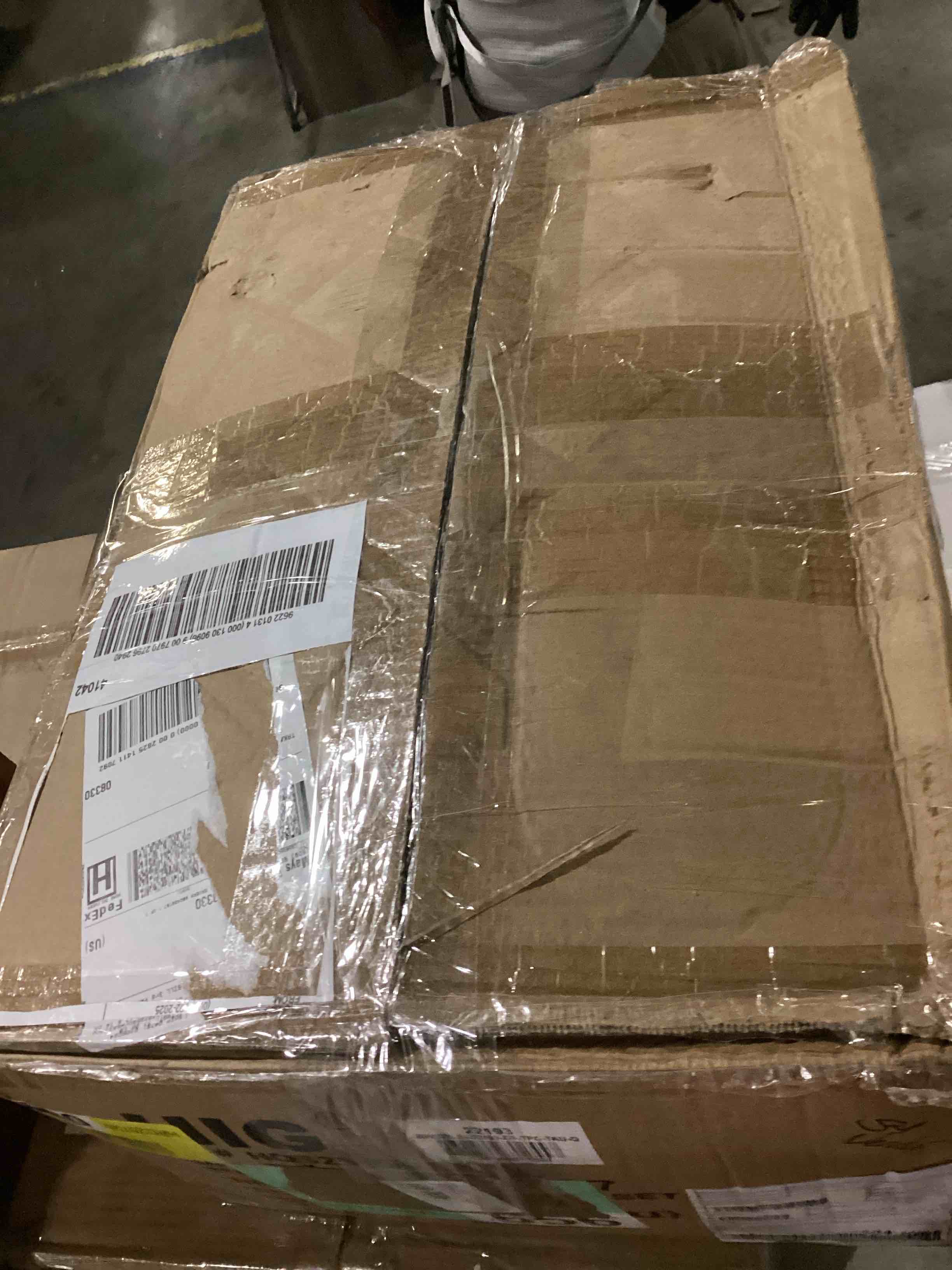 https://s3.amazonaws.com/lotting-images-prod/bidfta/YEL6718803_1734722959756.jpeg