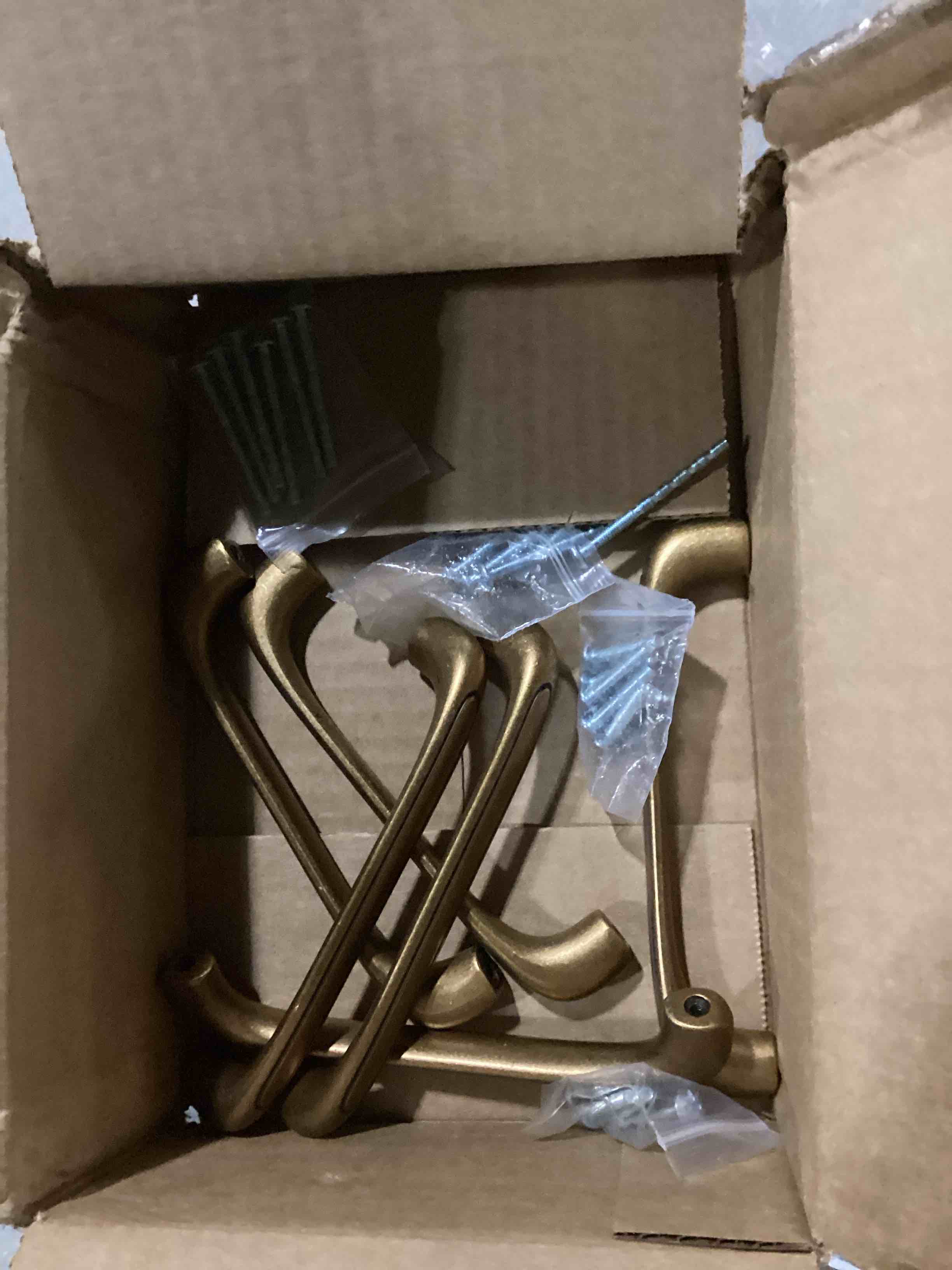 https://s3.amazonaws.com/lotting-images-prod/bidfta/YEL6718885_1734982503894.jpeg