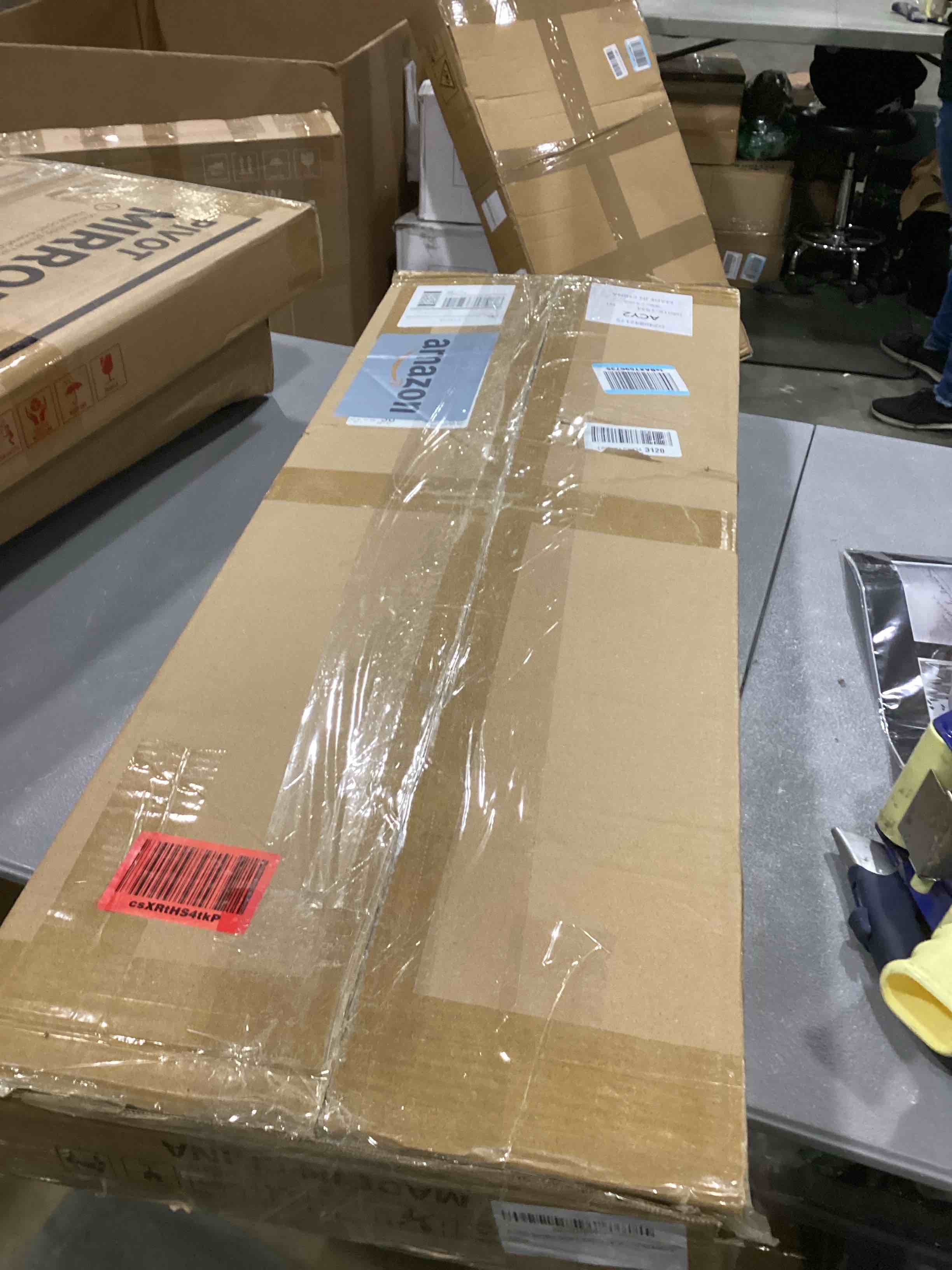 https://s3.amazonaws.com/lotting-images-prod/bidfta/YEL6719650_1732884824671.jpeg