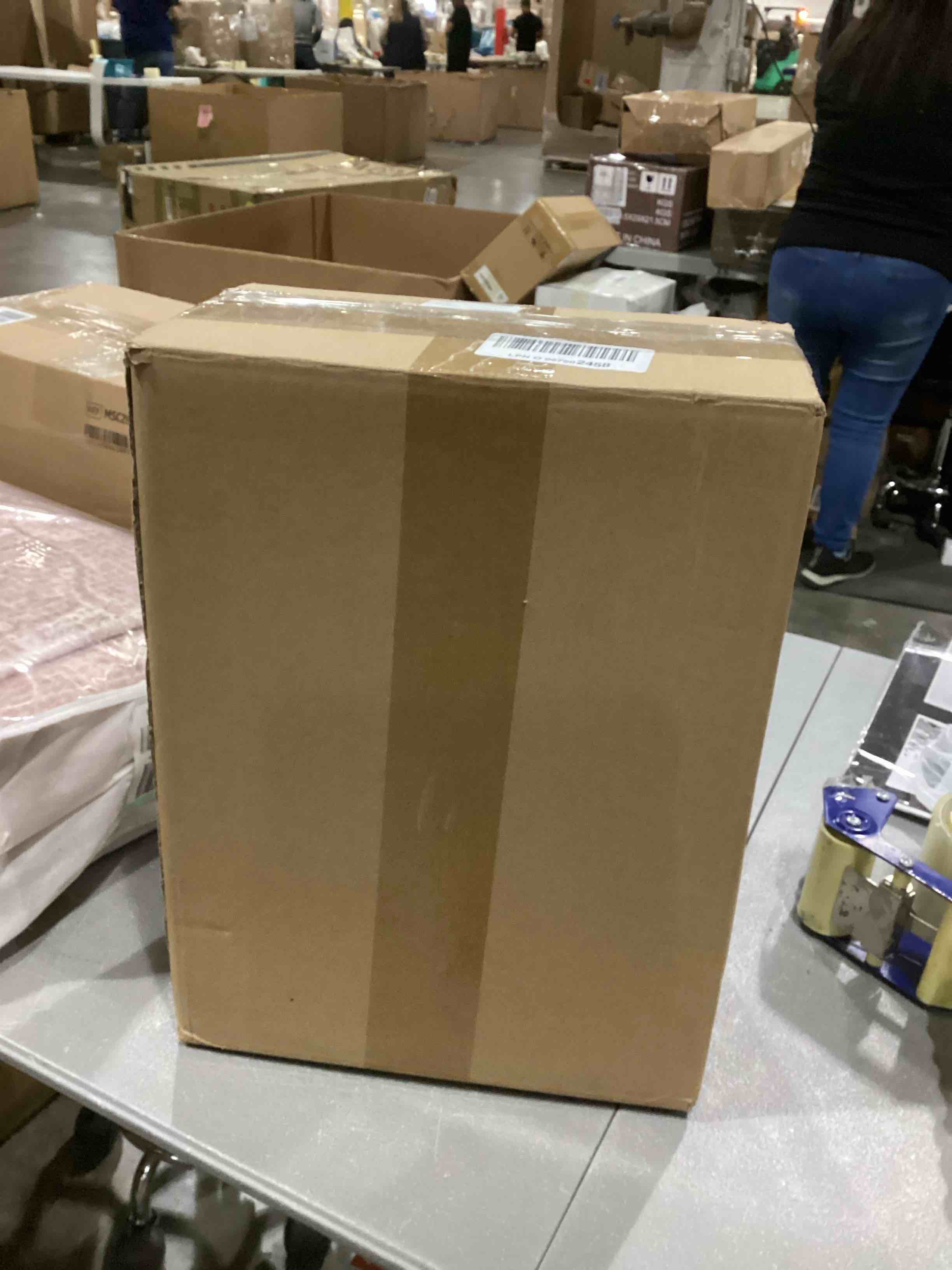 https://s3.amazonaws.com/lotting-images-prod/bidfta/YEL6719730_1732895484724.jpeg