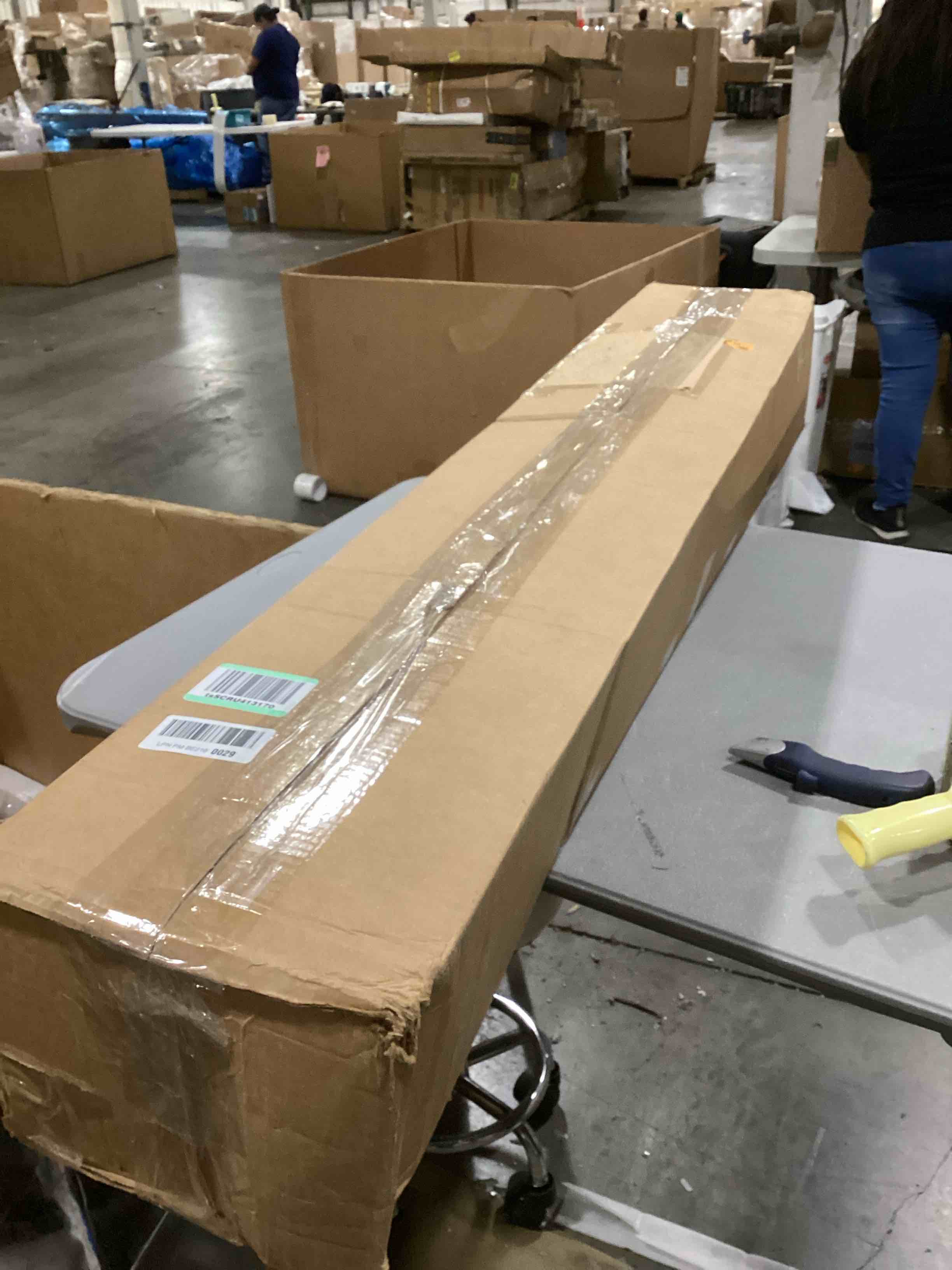 https://s3.amazonaws.com/lotting-images-prod/bidfta/YEL6719765_1732902375502.jpeg