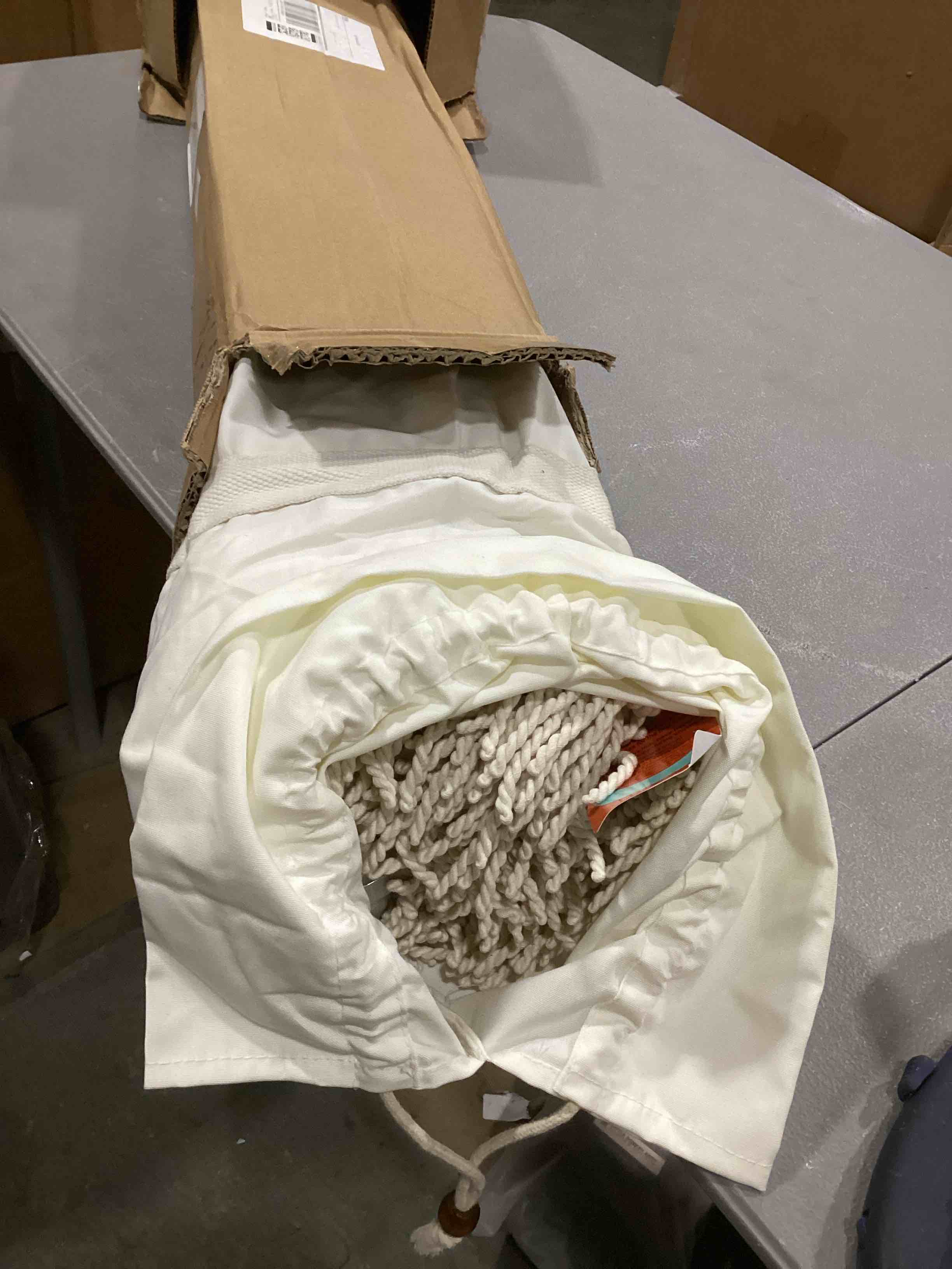 https://s3.amazonaws.com/lotting-images-prod/bidfta/YEL6719787_1732906529029.jpeg