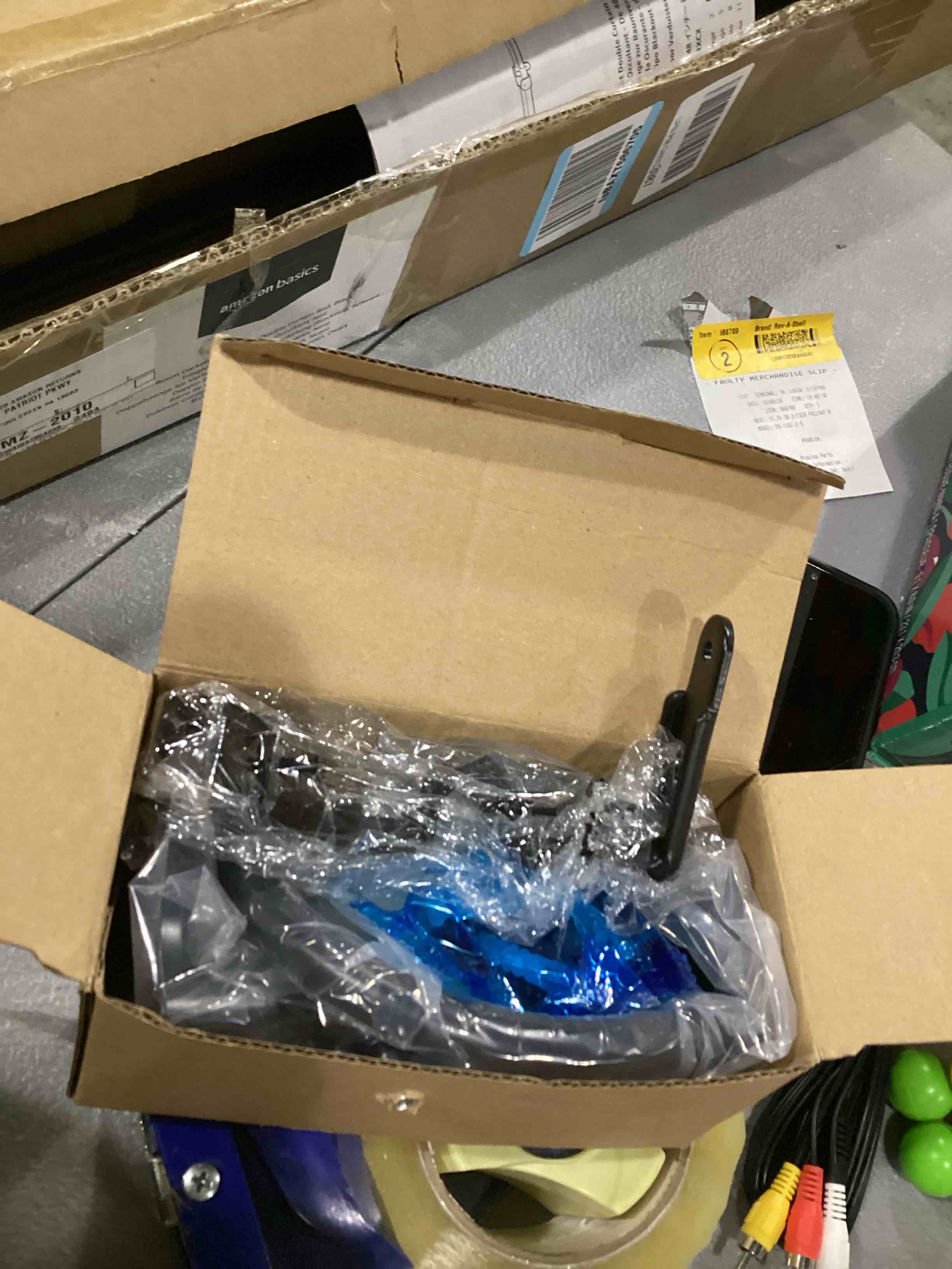 https://s3.amazonaws.com/lotting-images-prod/bidfta/YEL6719924_1733162494889.jpeg