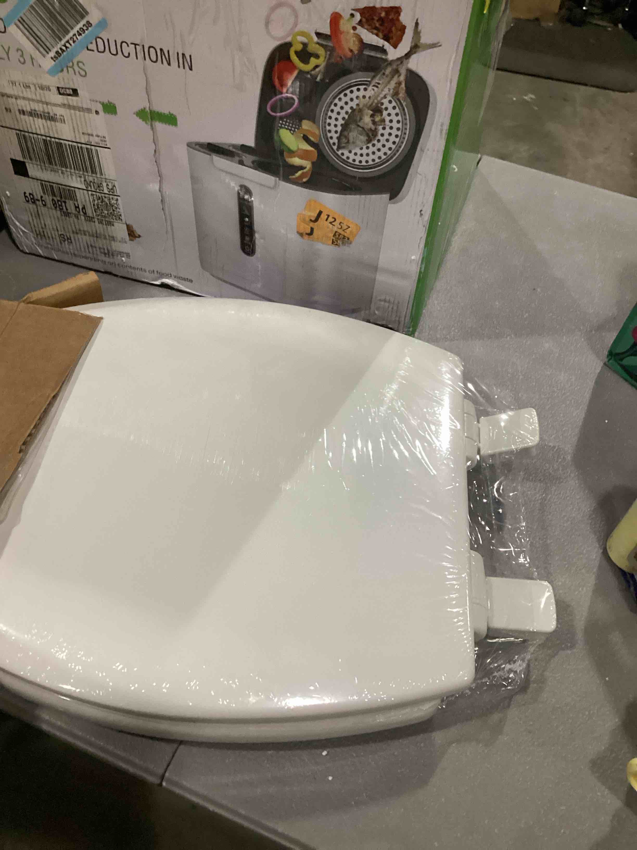 https://s3.amazonaws.com/lotting-images-prod/bidfta/YEL6719938_1733165255385.jpeg