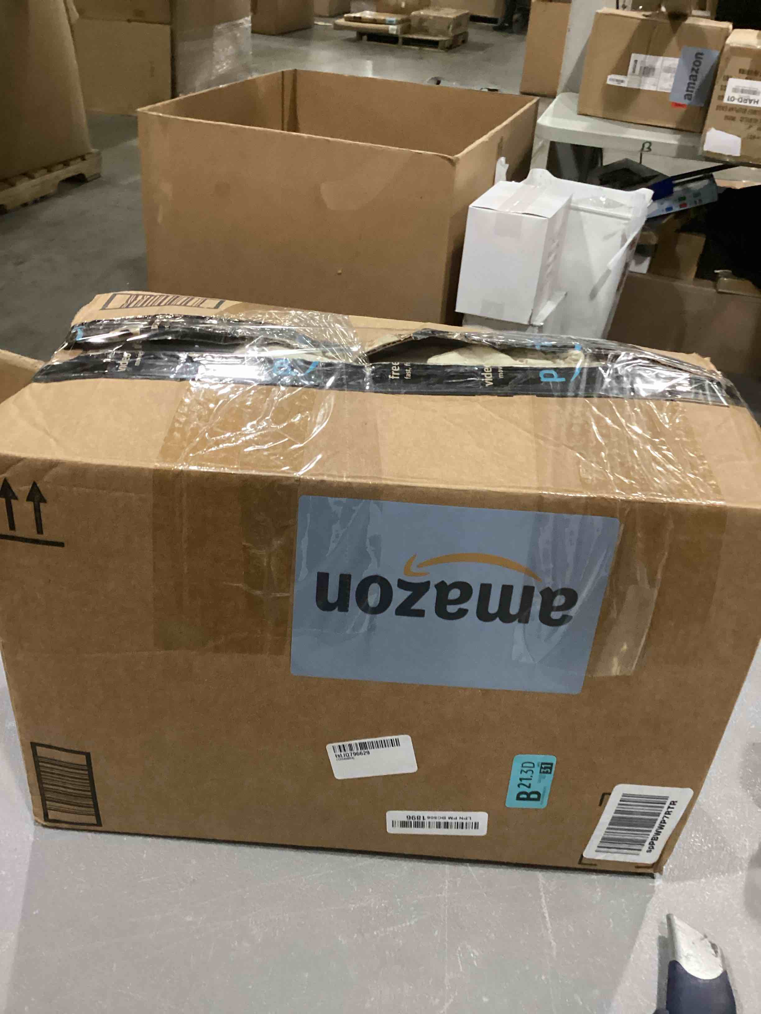 https://s3.amazonaws.com/lotting-images-prod/bidfta/YEL6720425_1733334197487.jpeg
