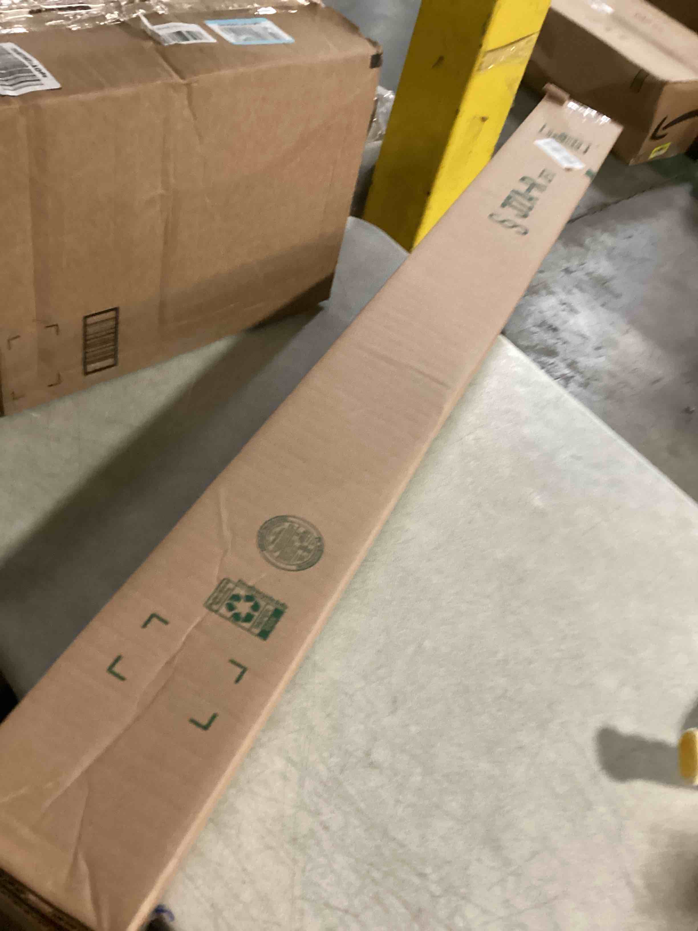 https://s3.amazonaws.com/lotting-images-prod/bidfta/YEL6720914_1735918490096.jpeg
