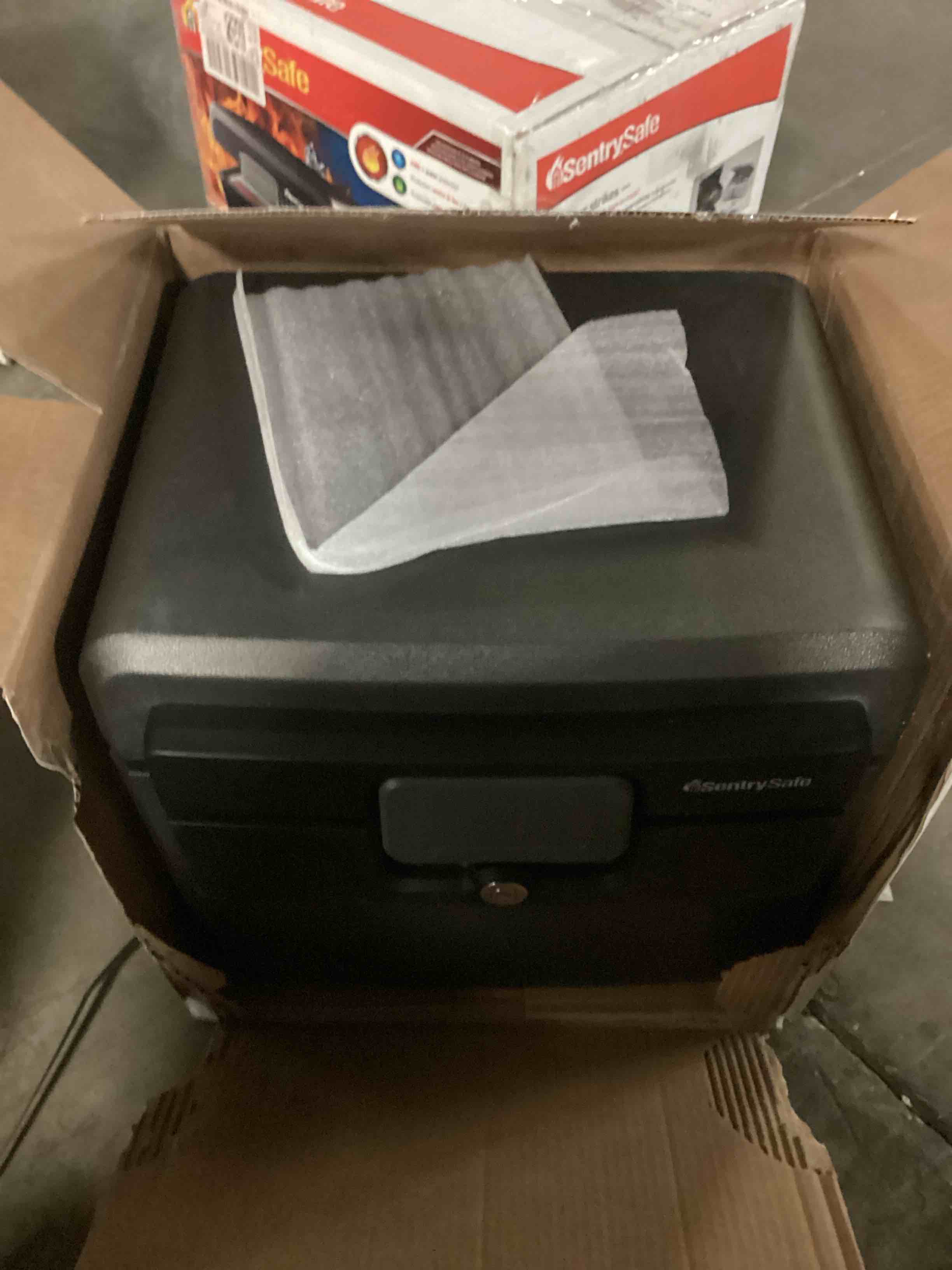 https://s3.amazonaws.com/lotting-images-prod/bidfta/YEL6720985_1735933389031.jpeg