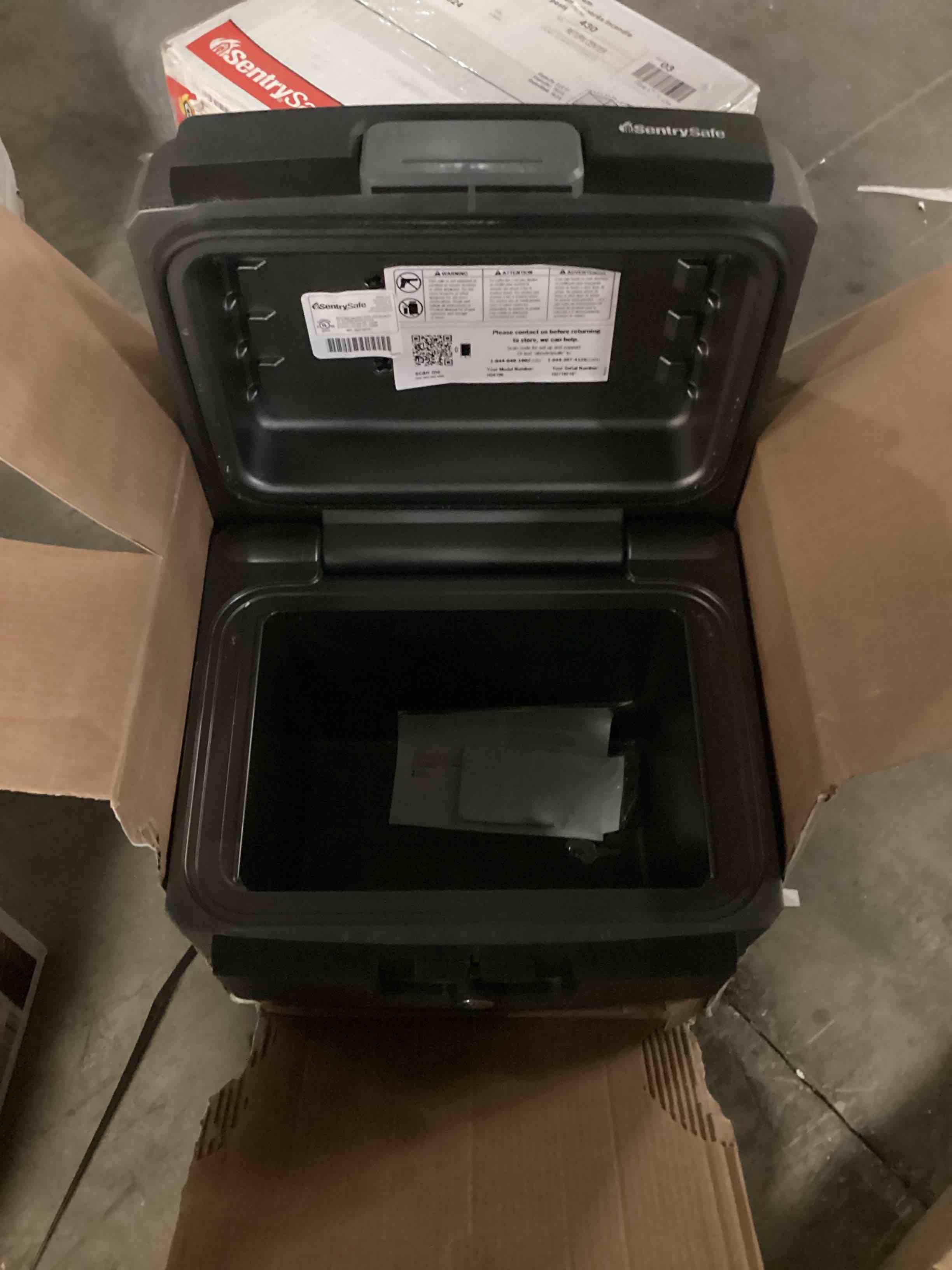 https://s3.amazonaws.com/lotting-images-prod/bidfta/YEL6720985_1735933398026.jpeg
