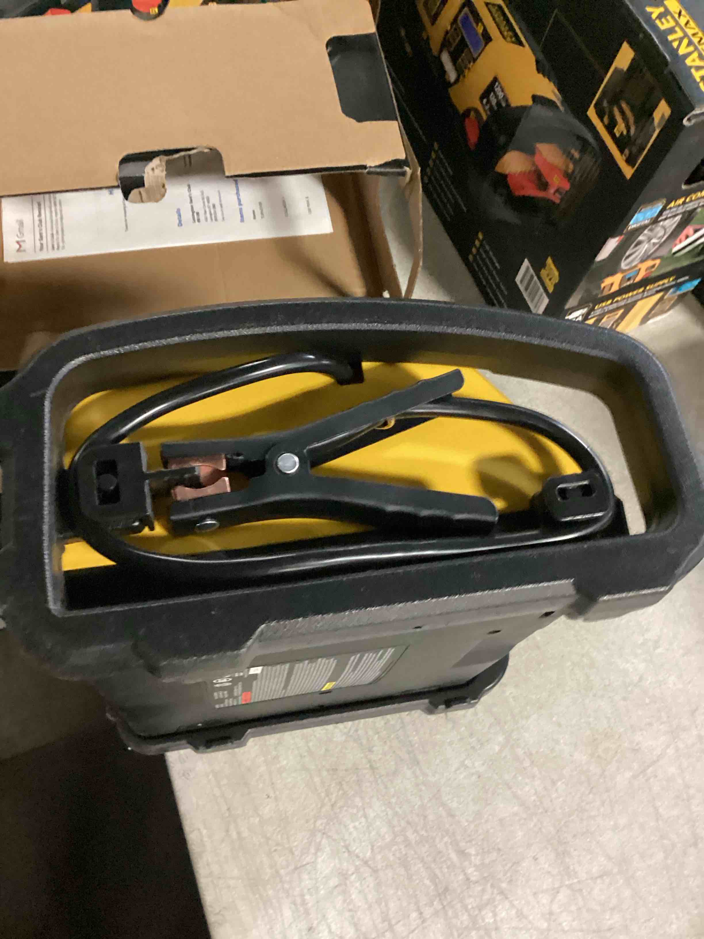 https://s3.amazonaws.com/lotting-images-prod/bidfta/YEL6721032_1736253100241.jpeg