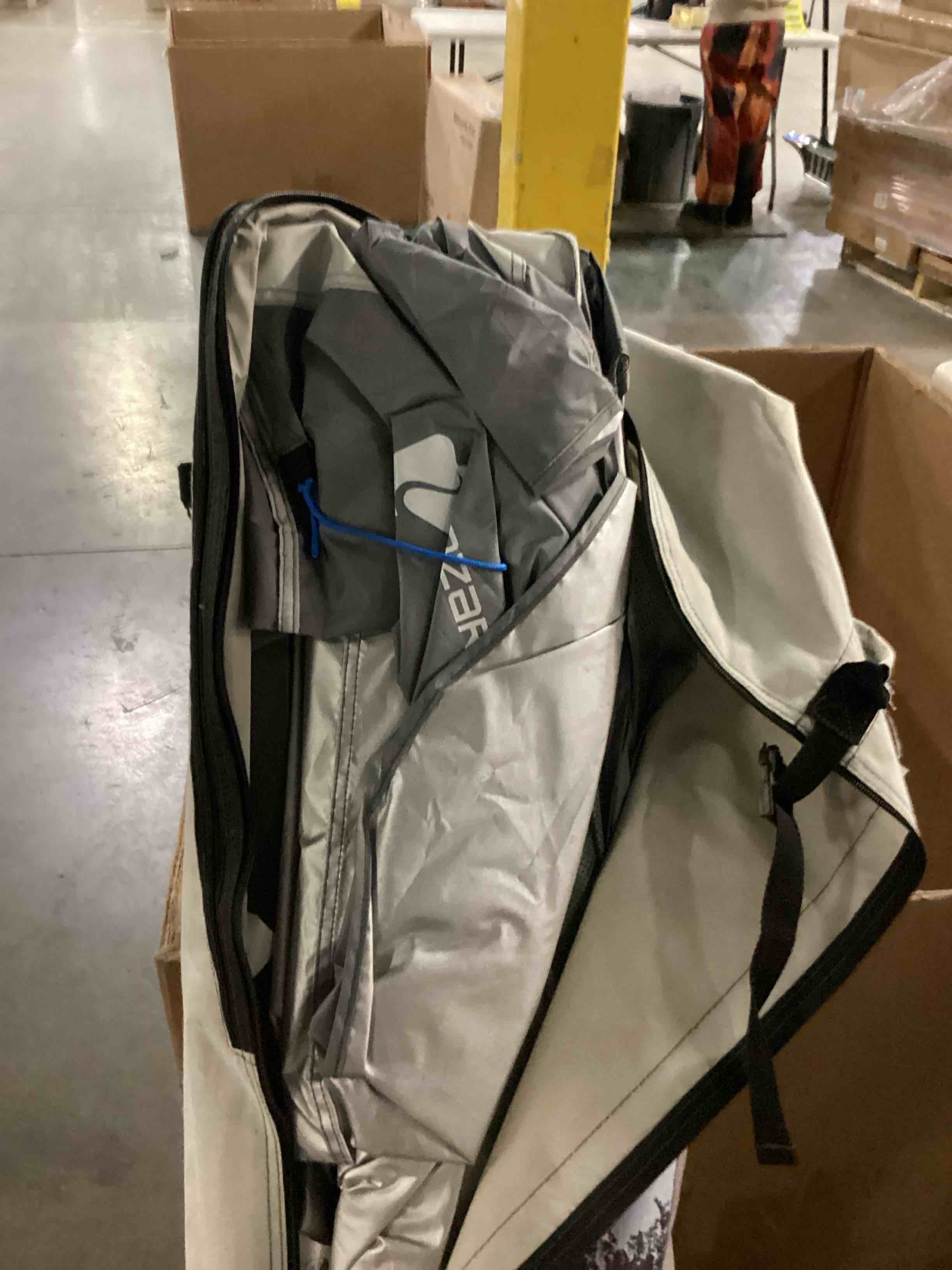 https://s3.amazonaws.com/lotting-images-prod/bidfta/YEL6721188_1736341186821.jpeg
