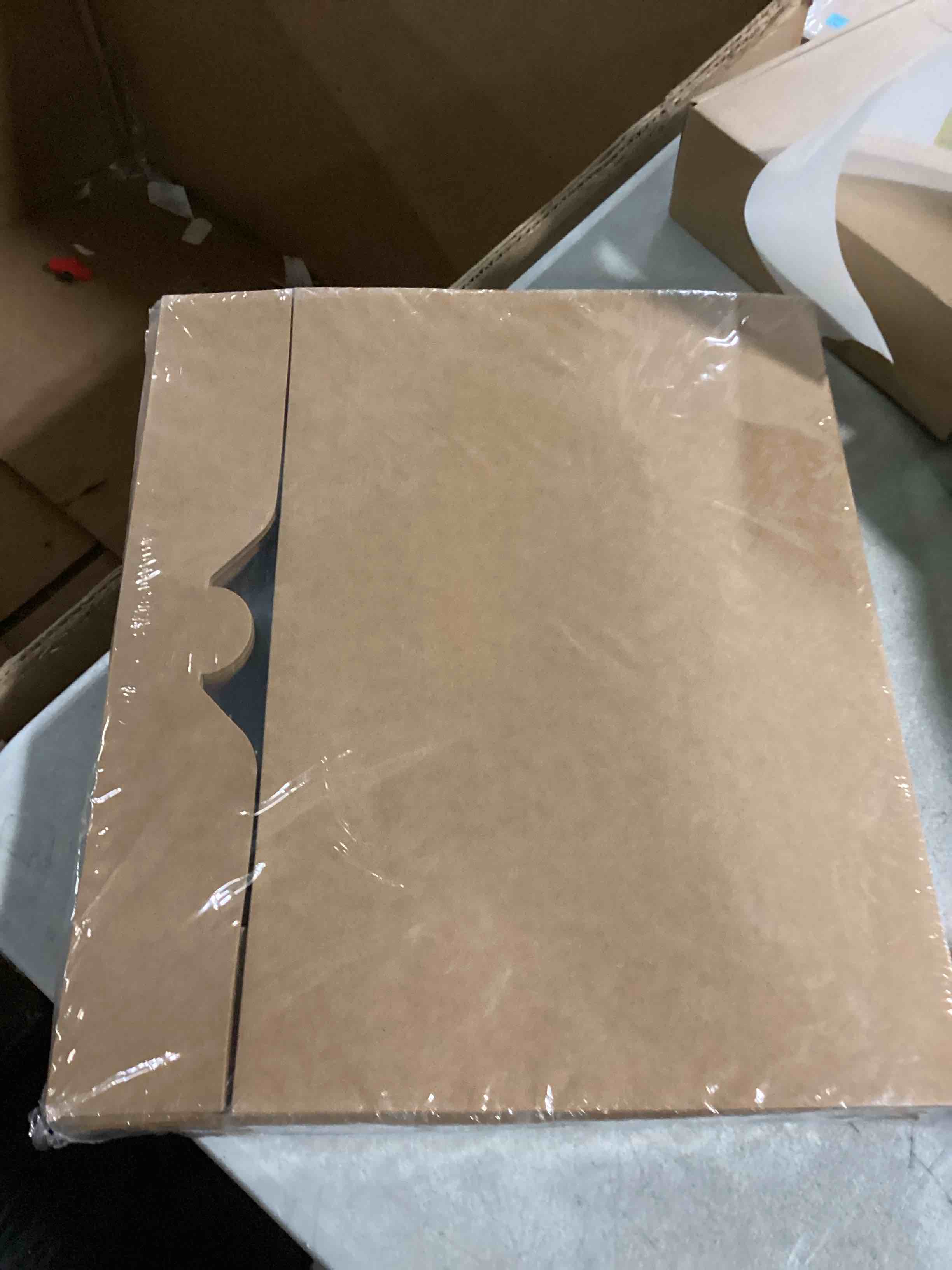 https://s3.amazonaws.com/lotting-images-prod/bidfta/YEL6721242_1736353659332.jpeg