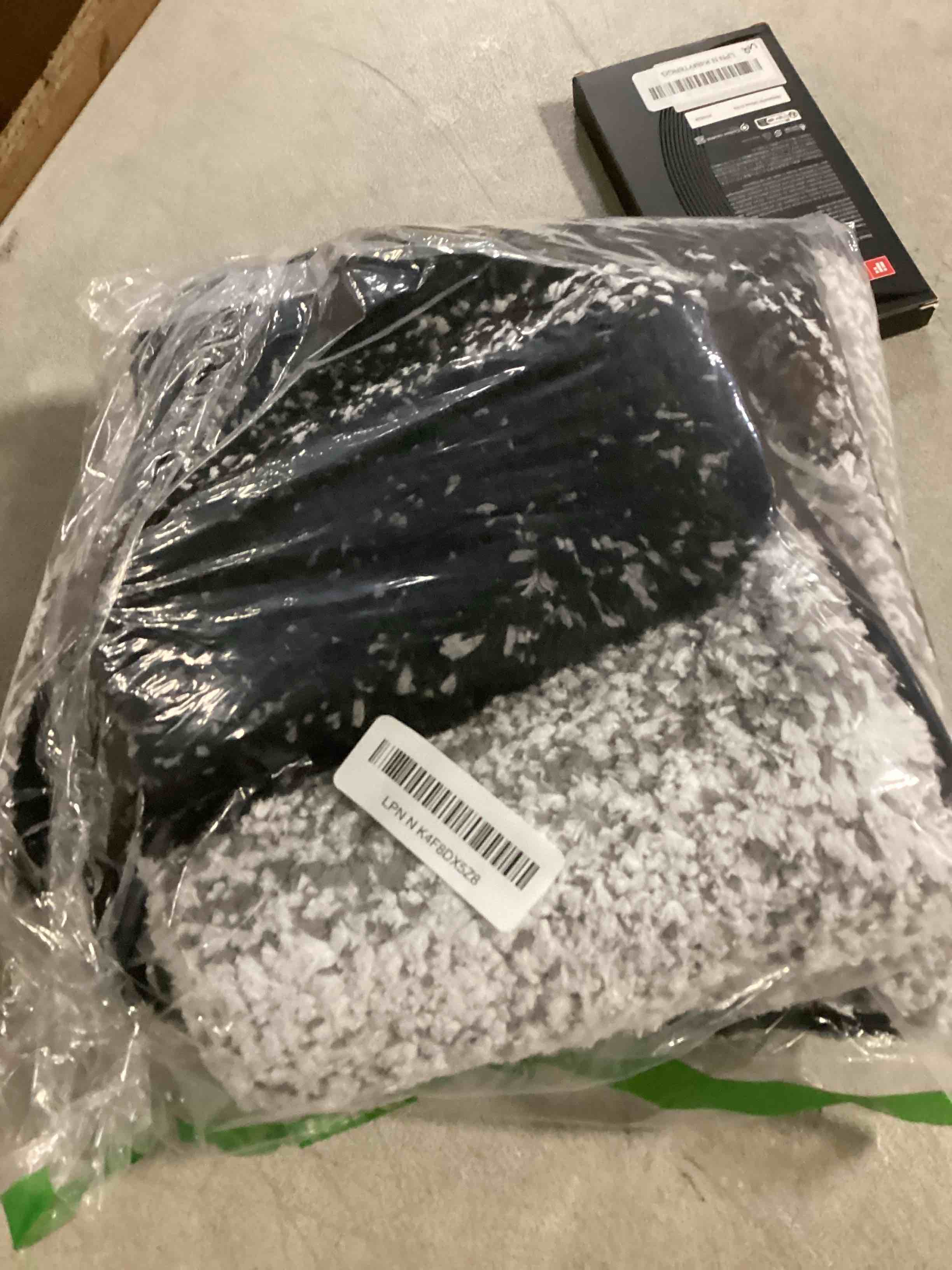 https://s3.amazonaws.com/lotting-images-prod/bidfta/YEL6721434_1736451366457.jpeg